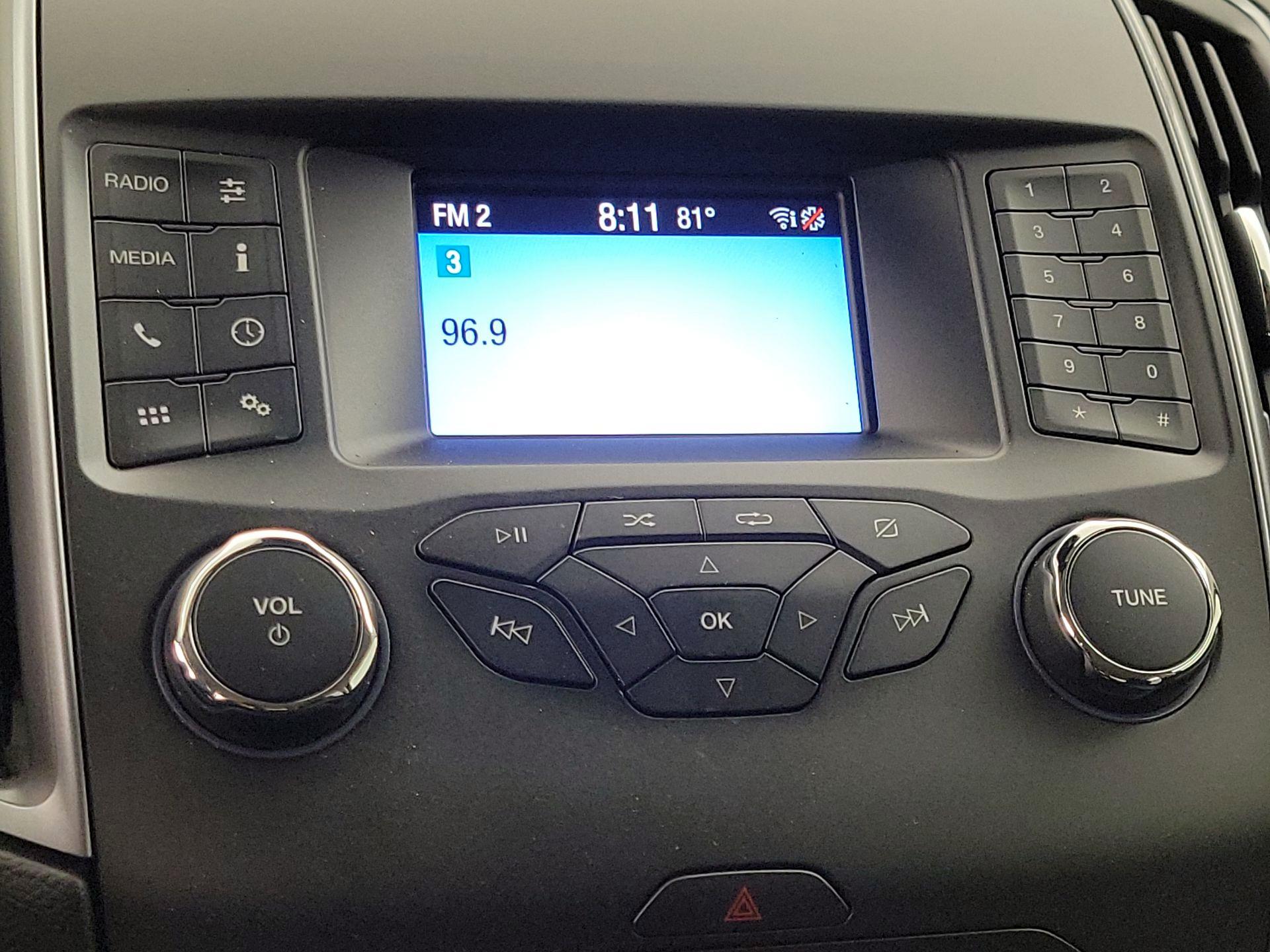 Thumbnail: 2019 Ford Edge - 15