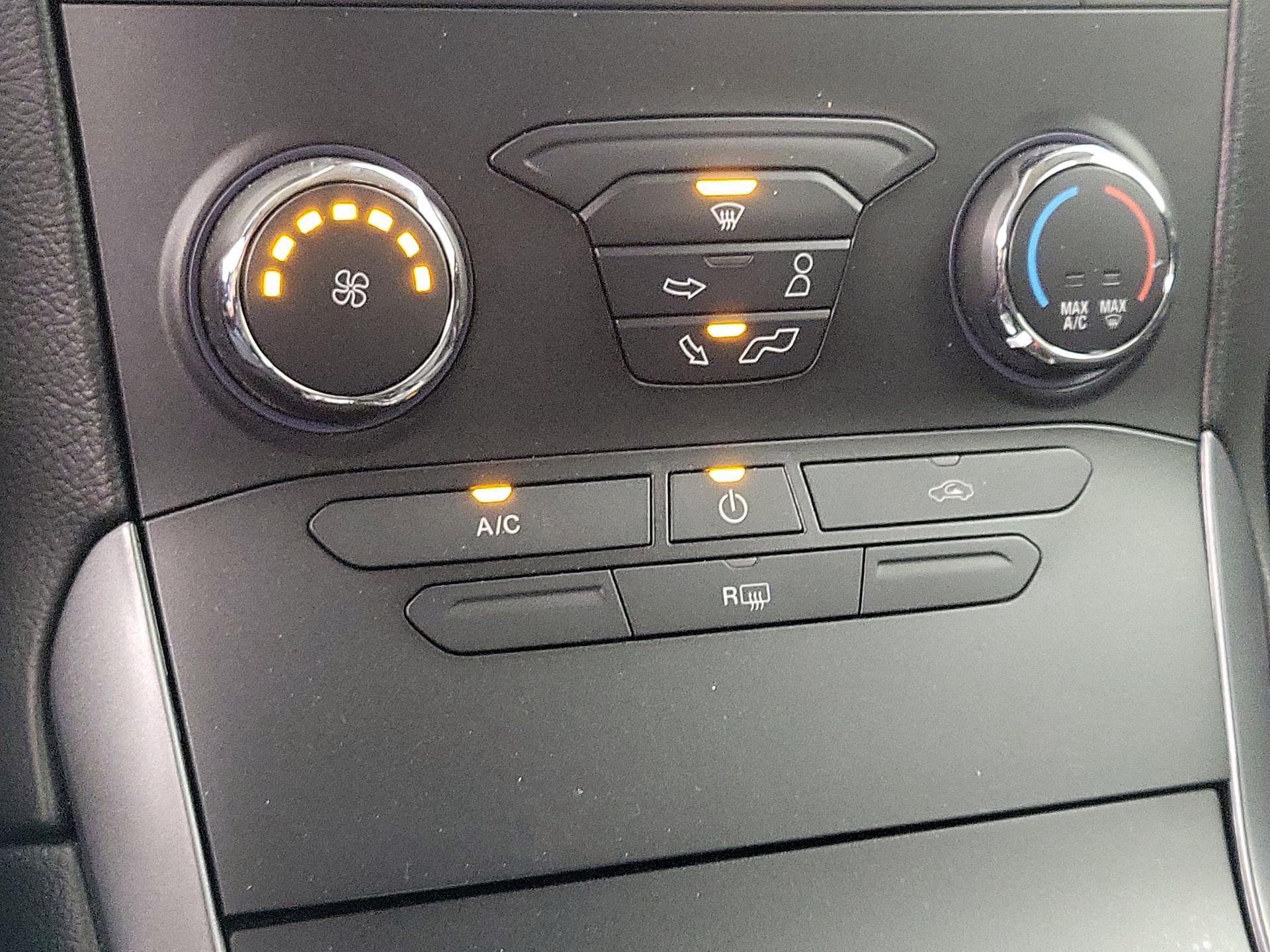 Thumbnail: 2019 Ford Edge - 16