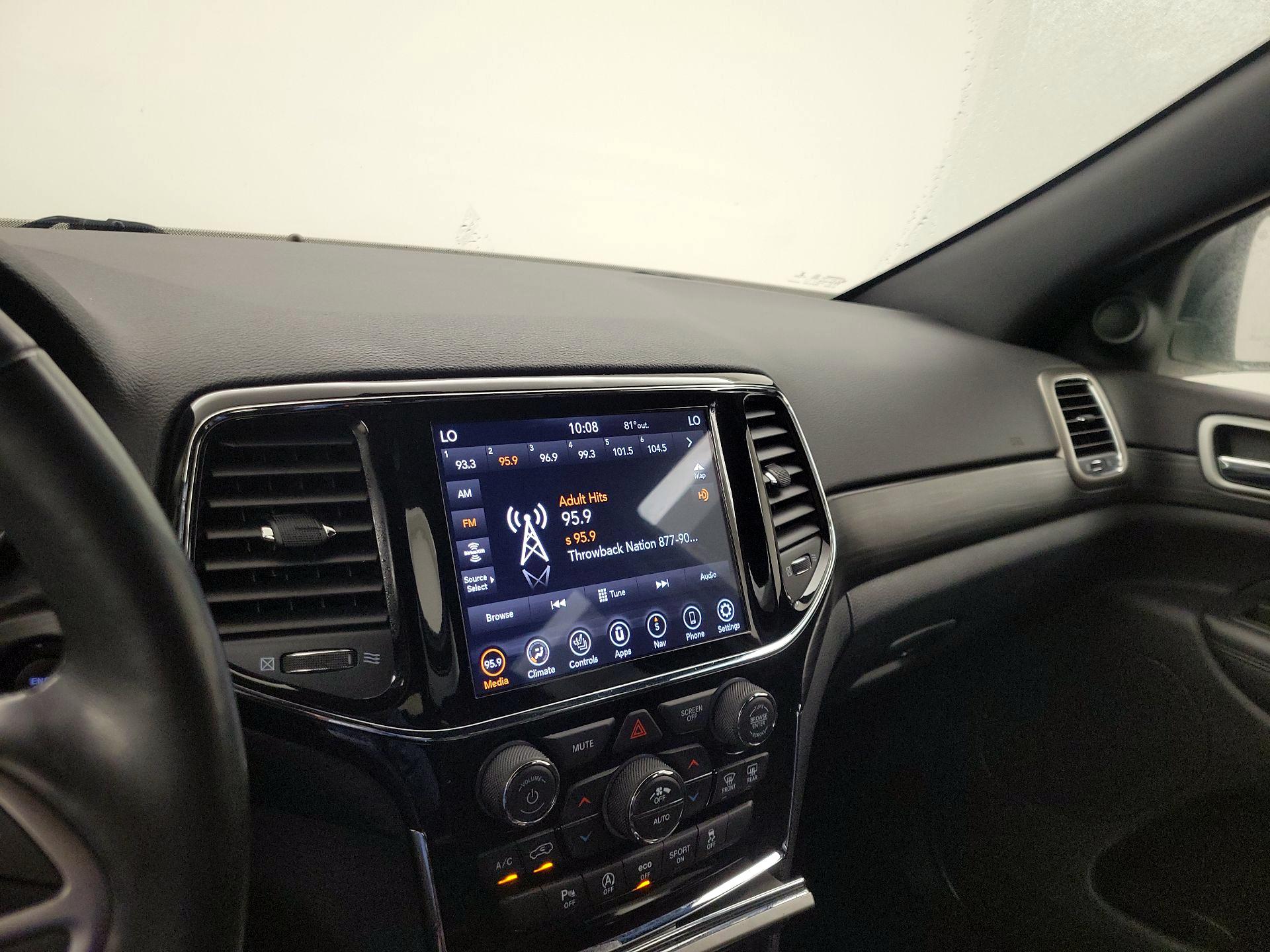 Thumbnail: 2020 Jeep Grand Cherokee - 16