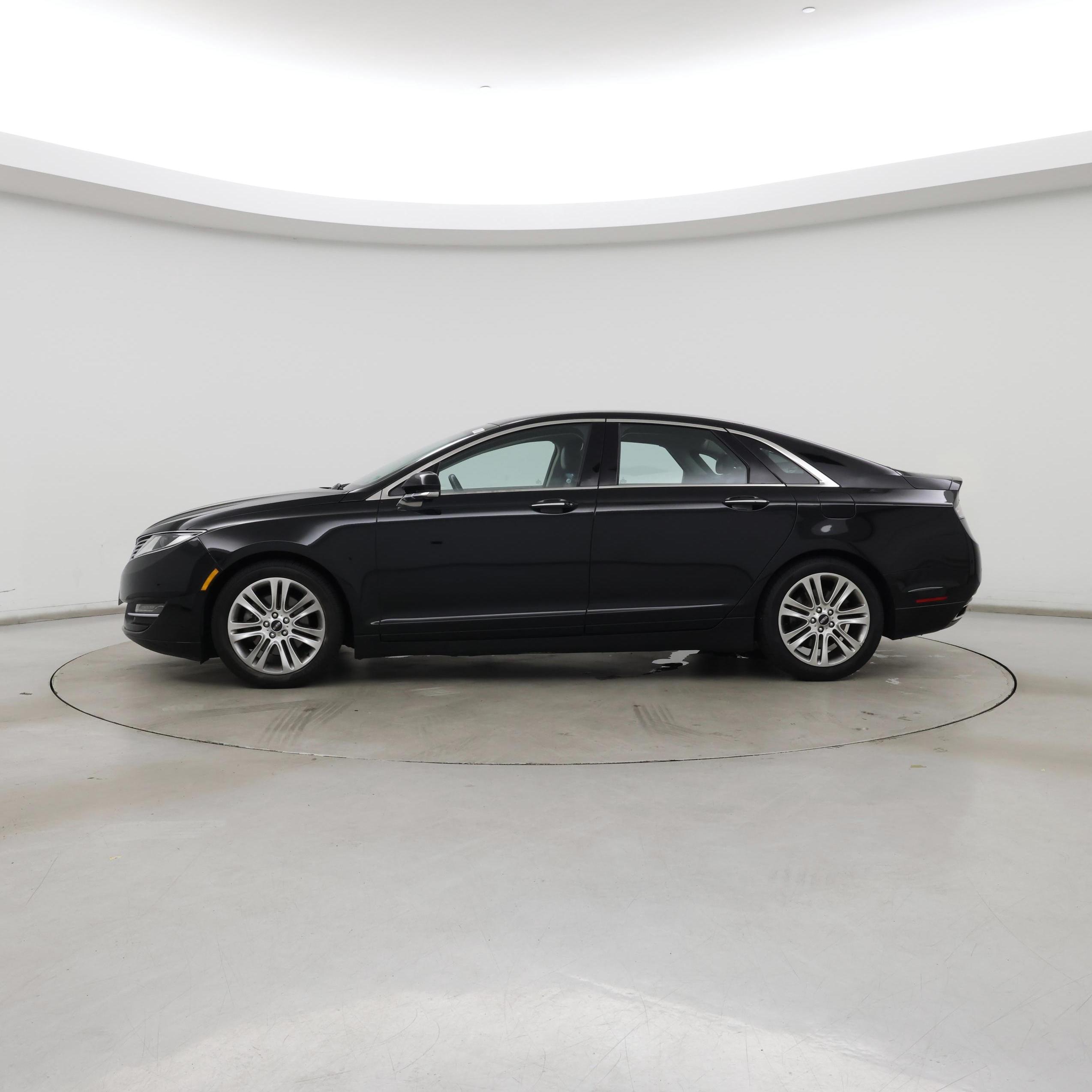 Thumbnail: 2016 Lincoln MKZ - 3