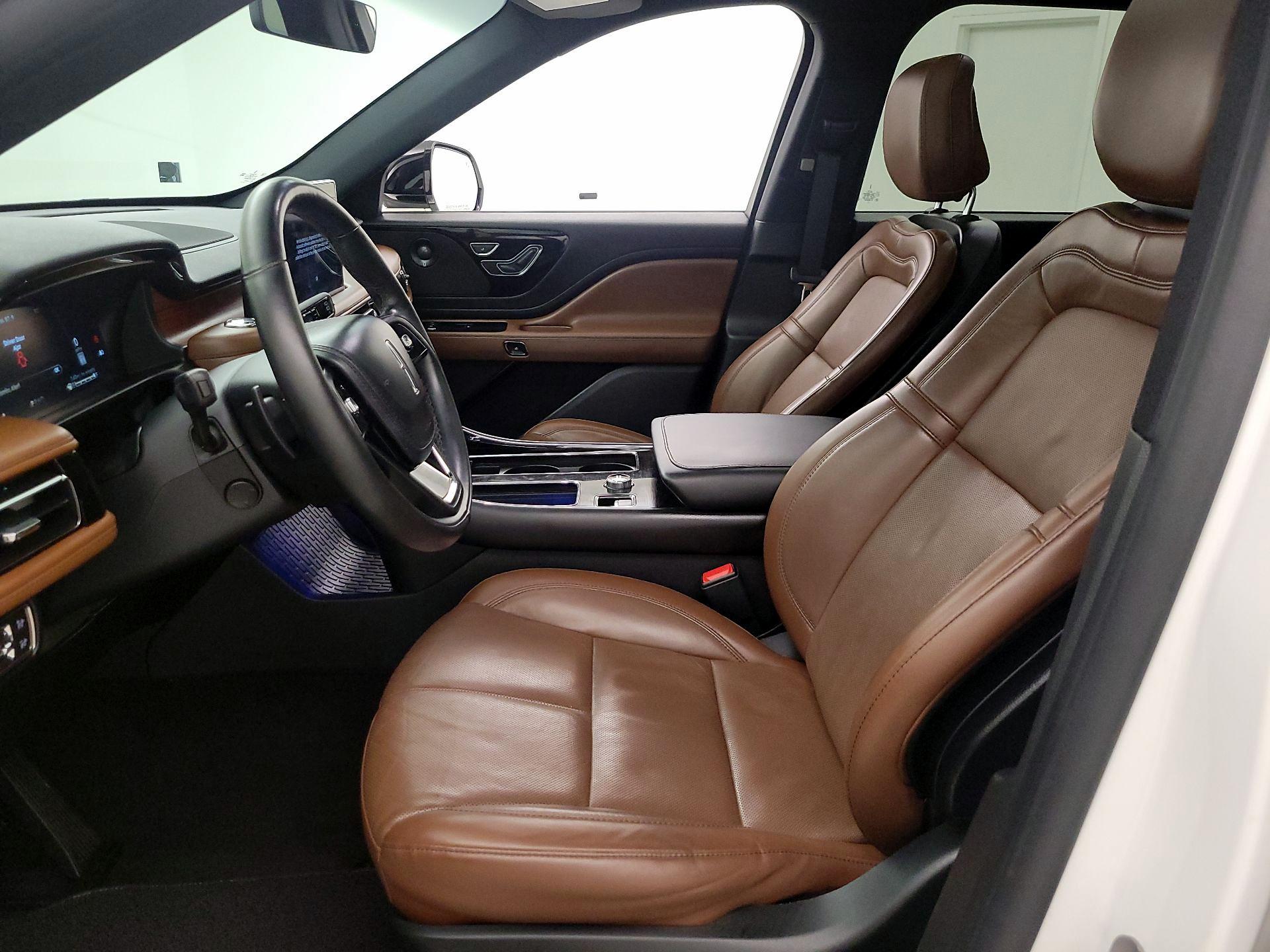 Thumbnail: 2020 Lincoln Aviator - 11