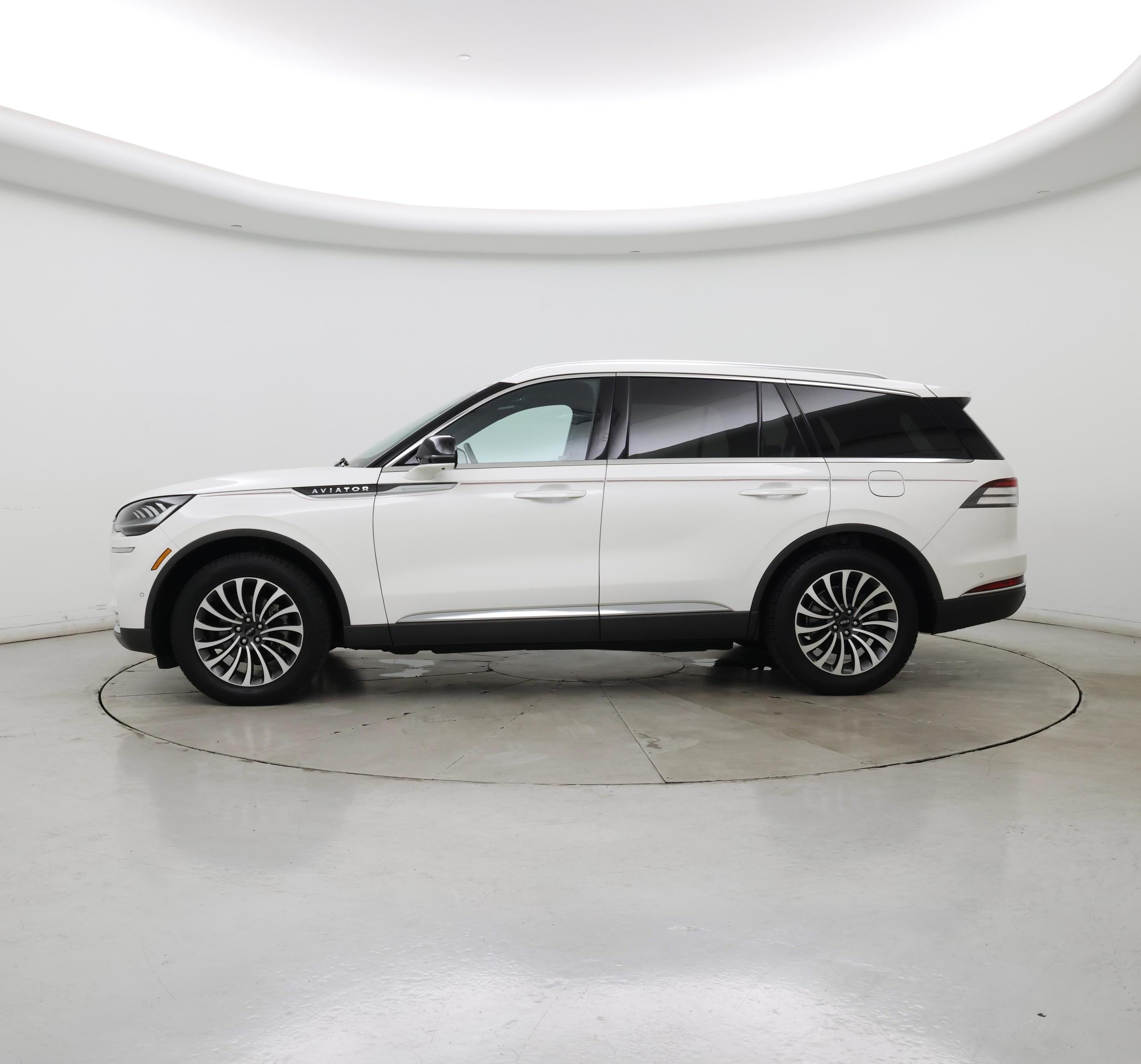 Thumbnail: 2020 Lincoln Aviator - 3