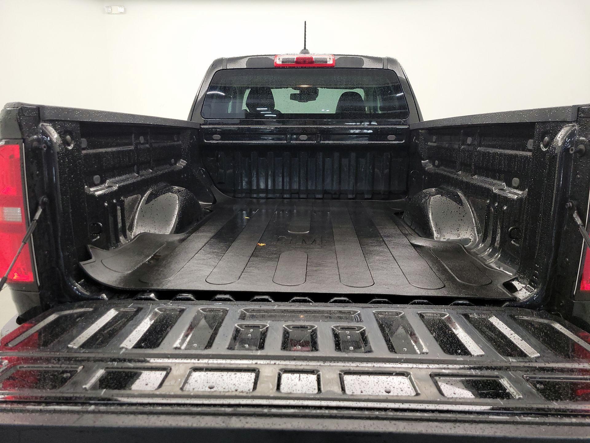 Thumbnail: 2022 Chevrolet Colorado - 20