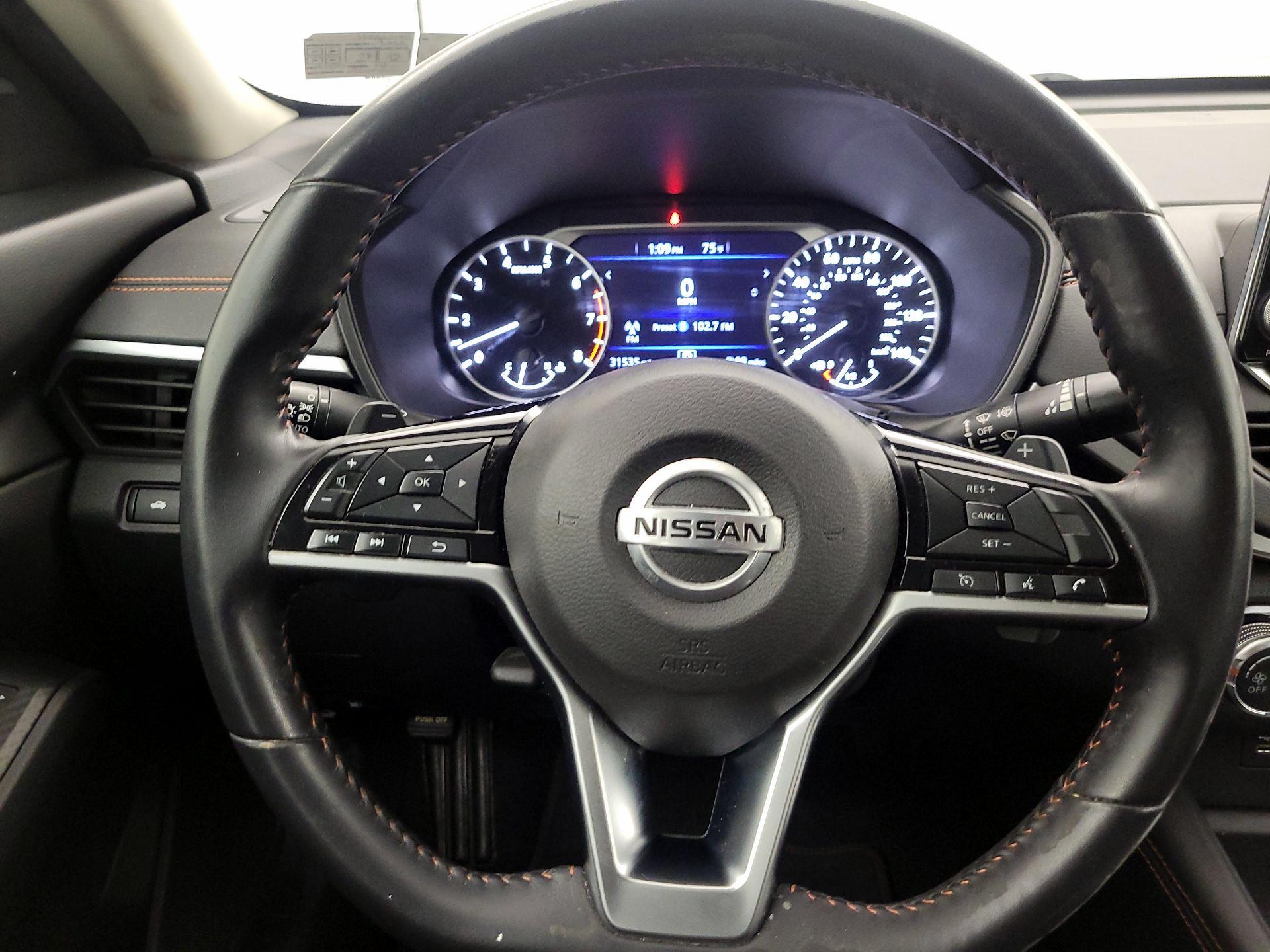 Thumbnail: 2020 Nissan Altima - 10