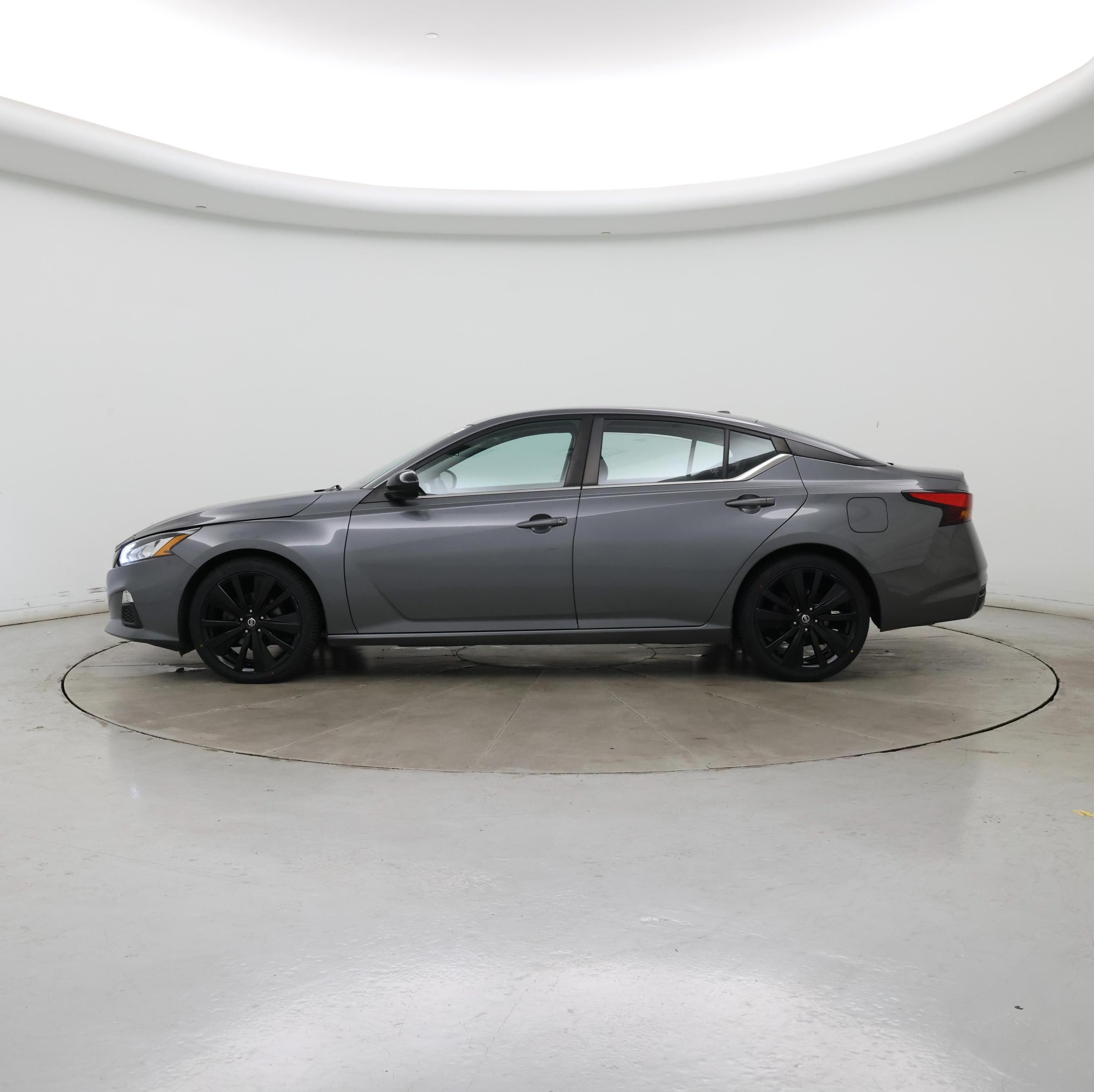 Thumbnail: 2020 Nissan Altima - 3