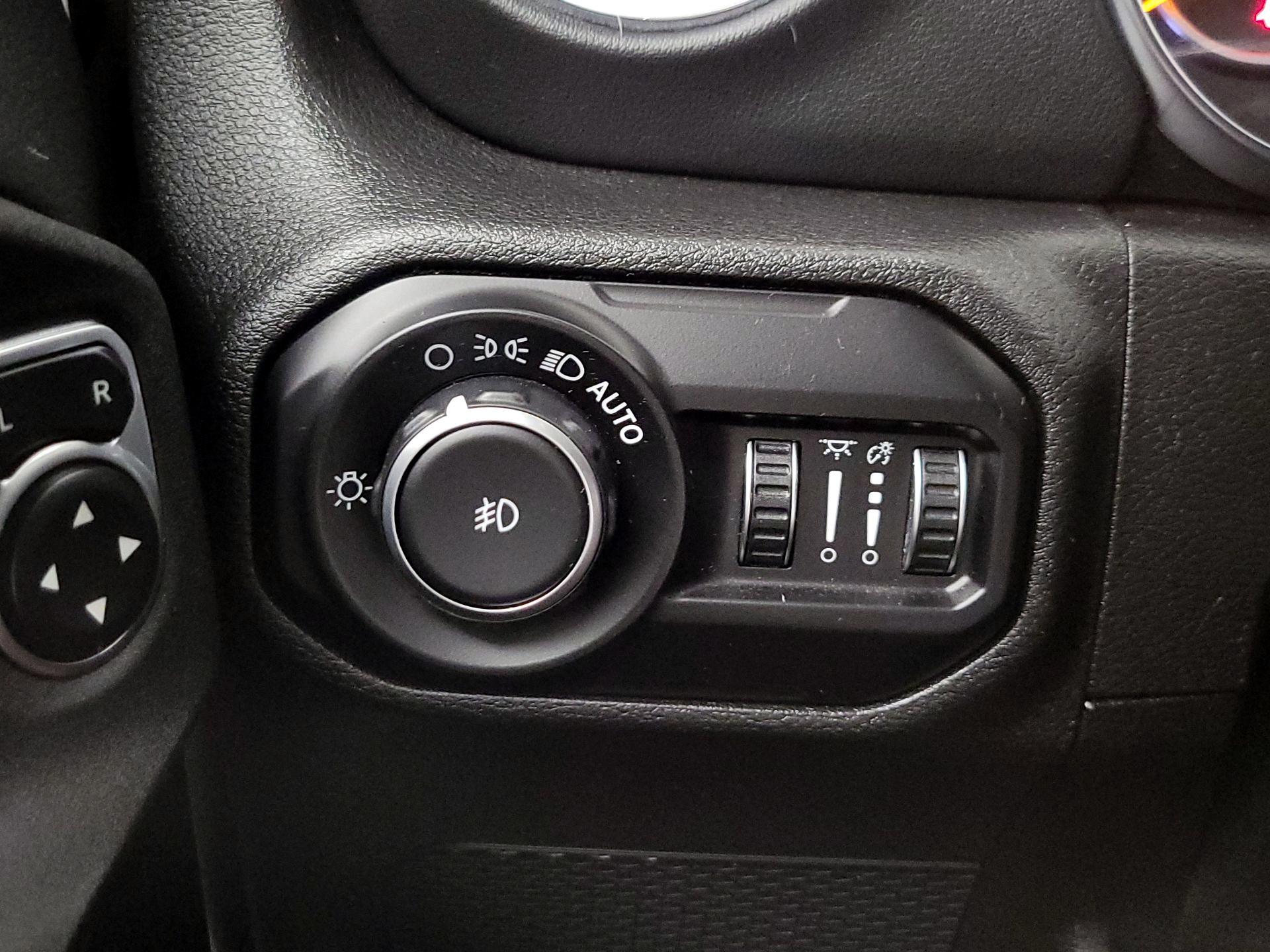 Thumbnail: 2021 Jeep Wrangler - 13