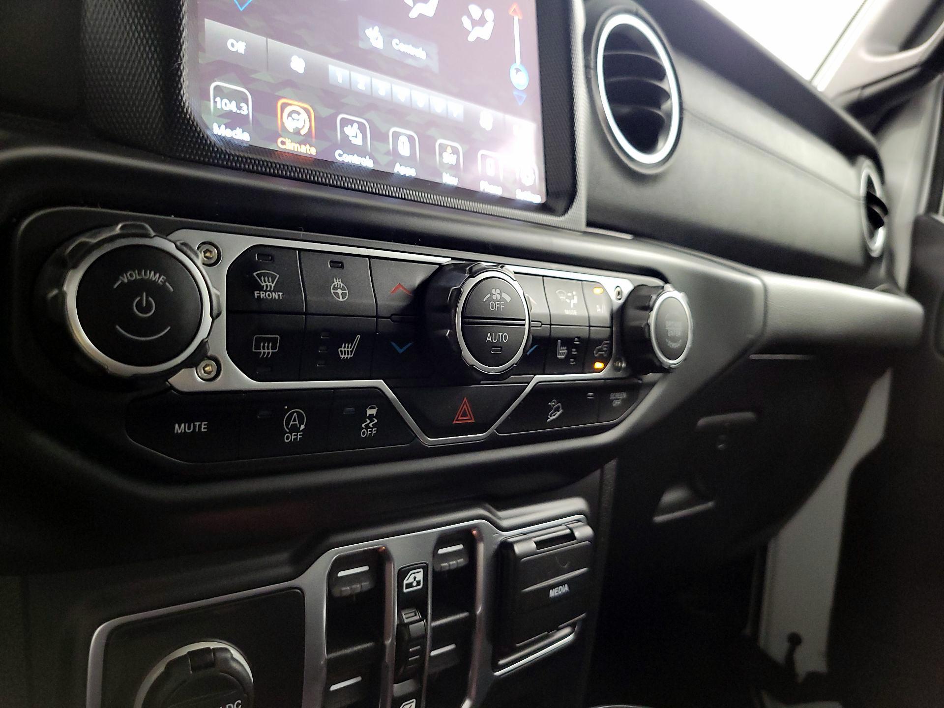 Thumbnail: 2021 Jeep Wrangler - 17