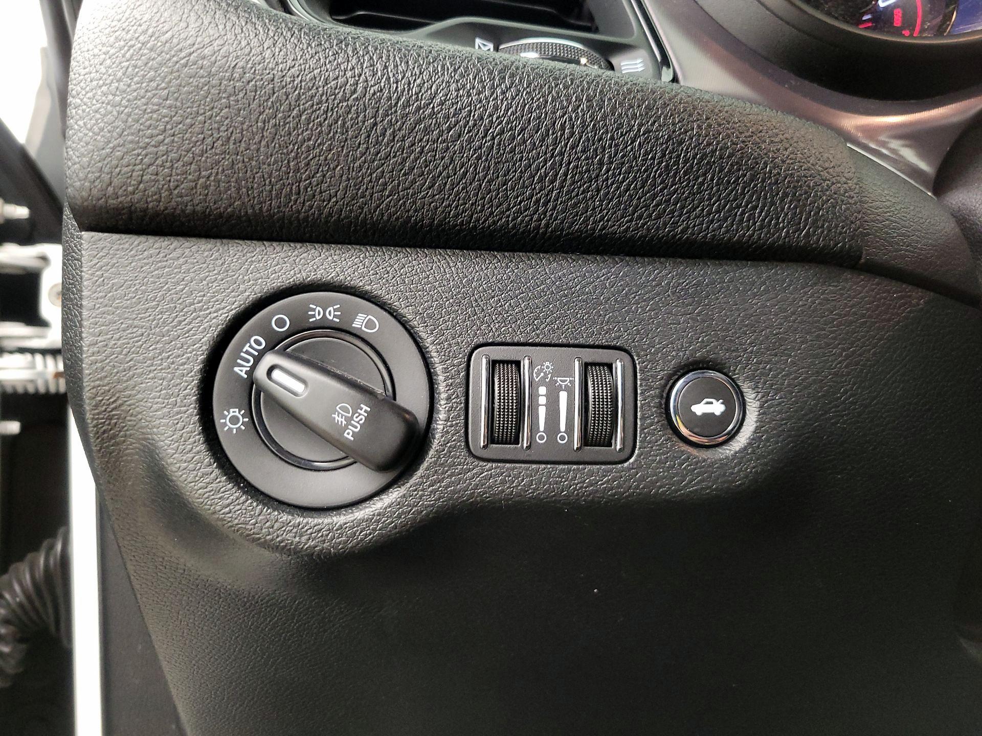 Thumbnail: 2019 Dodge Challenger - 13