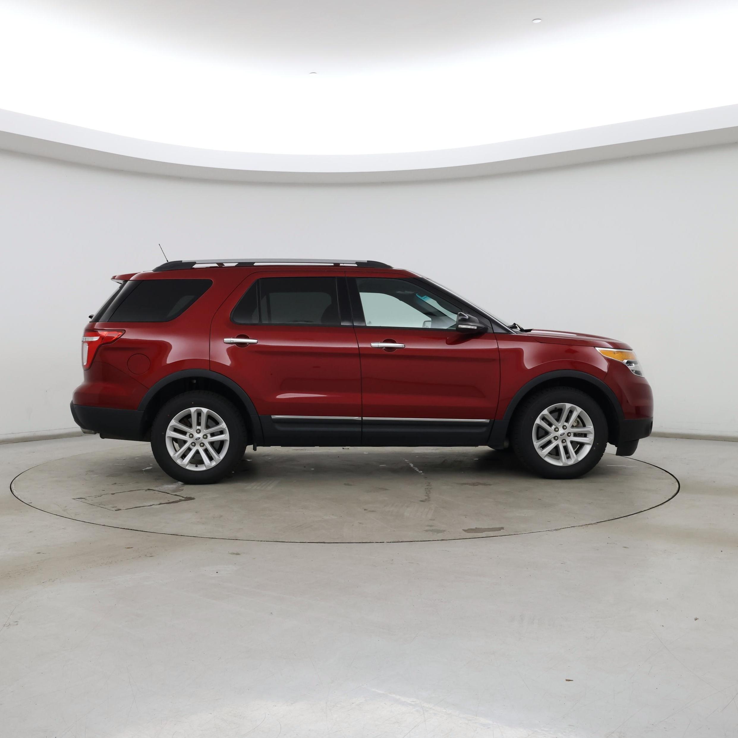 Thumbnail: 2015 Ford Explorer - 7