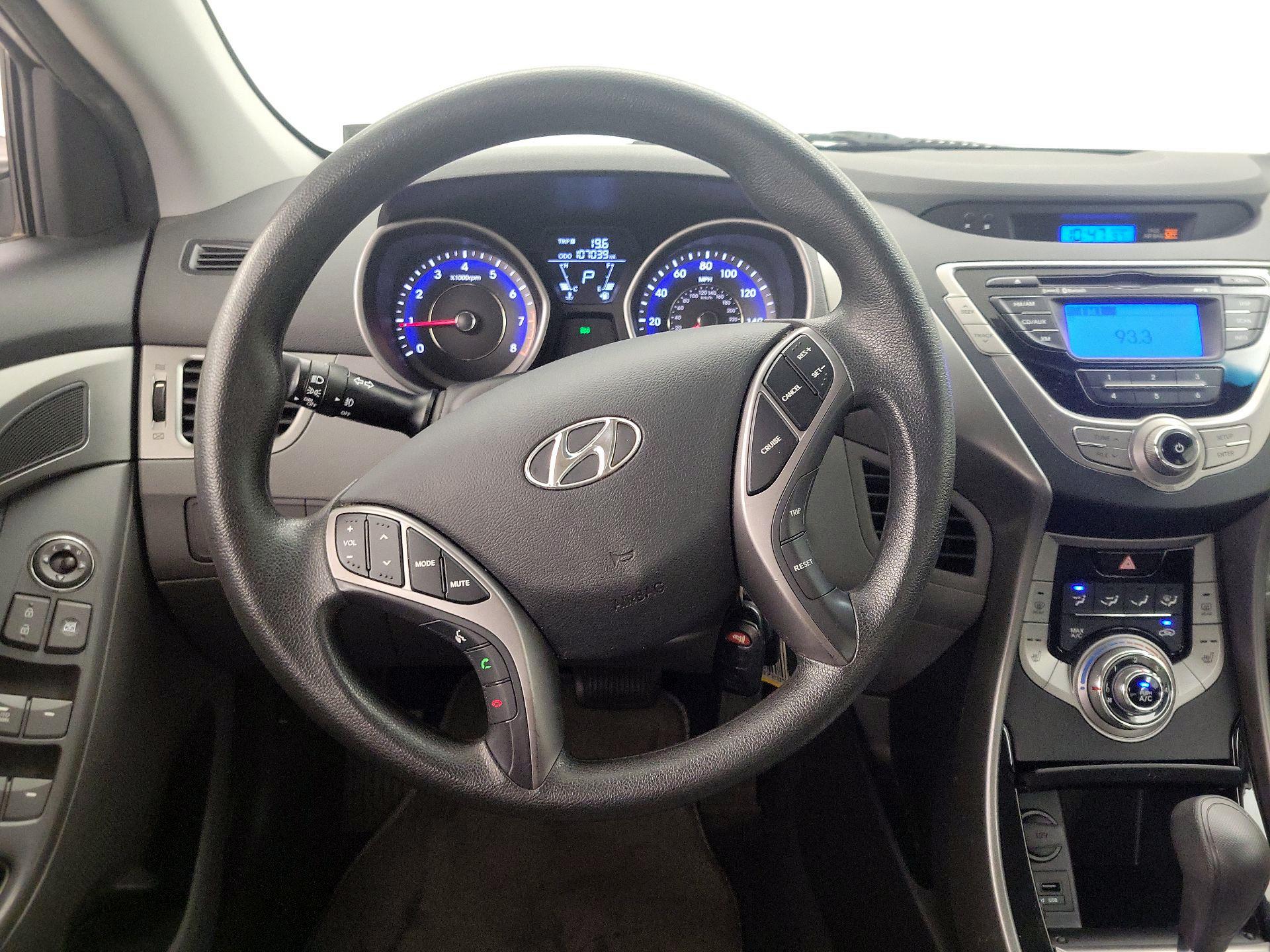 Thumbnail: 2013 Hyundai Elantra - 10