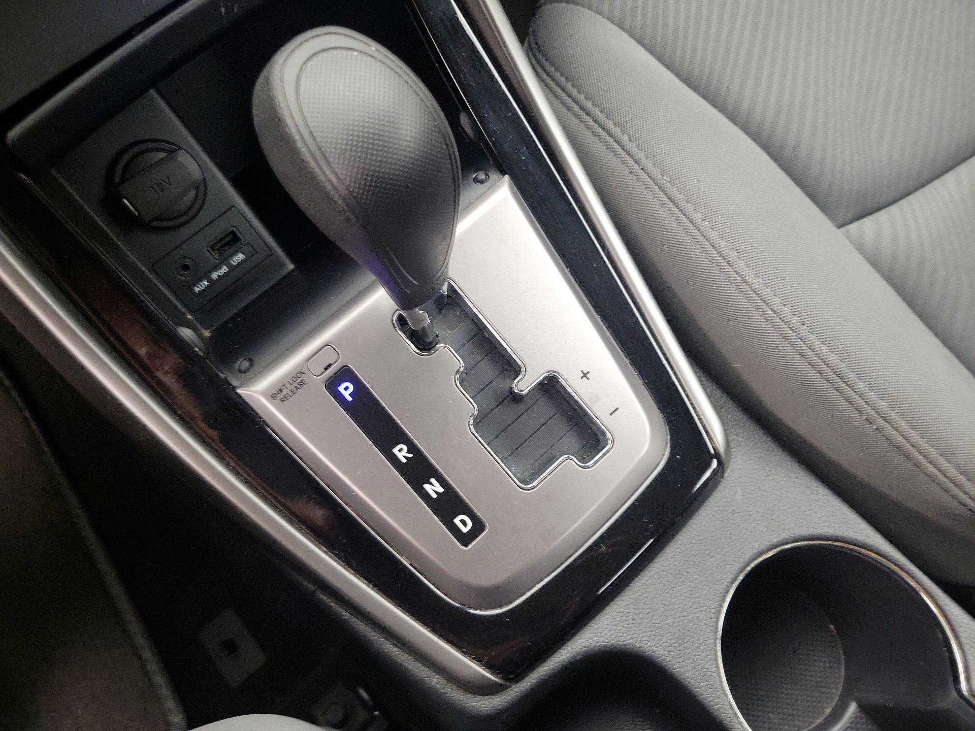 Thumbnail: 2013 Hyundai Elantra - 16