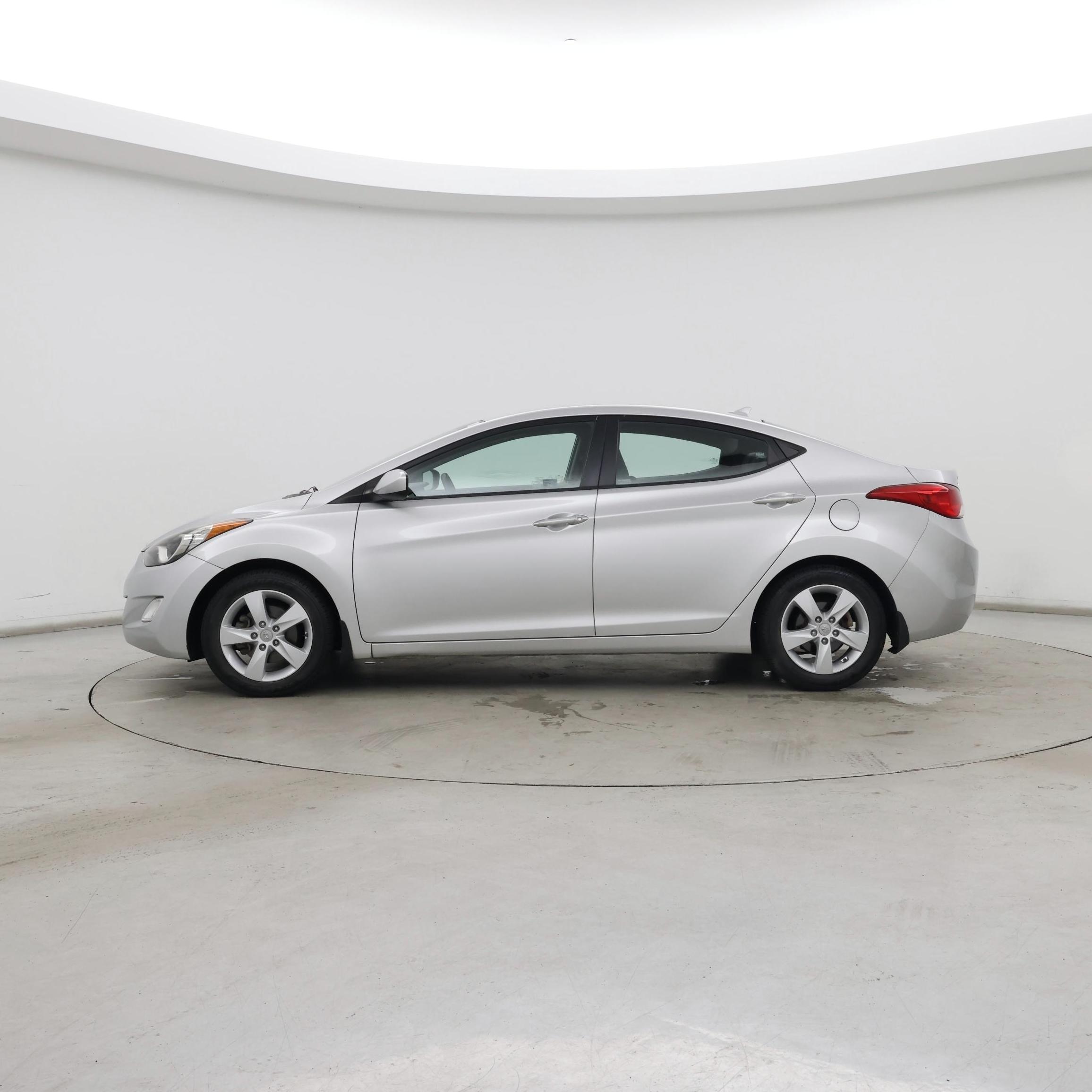 Thumbnail: 2013 Hyundai Elantra - 3