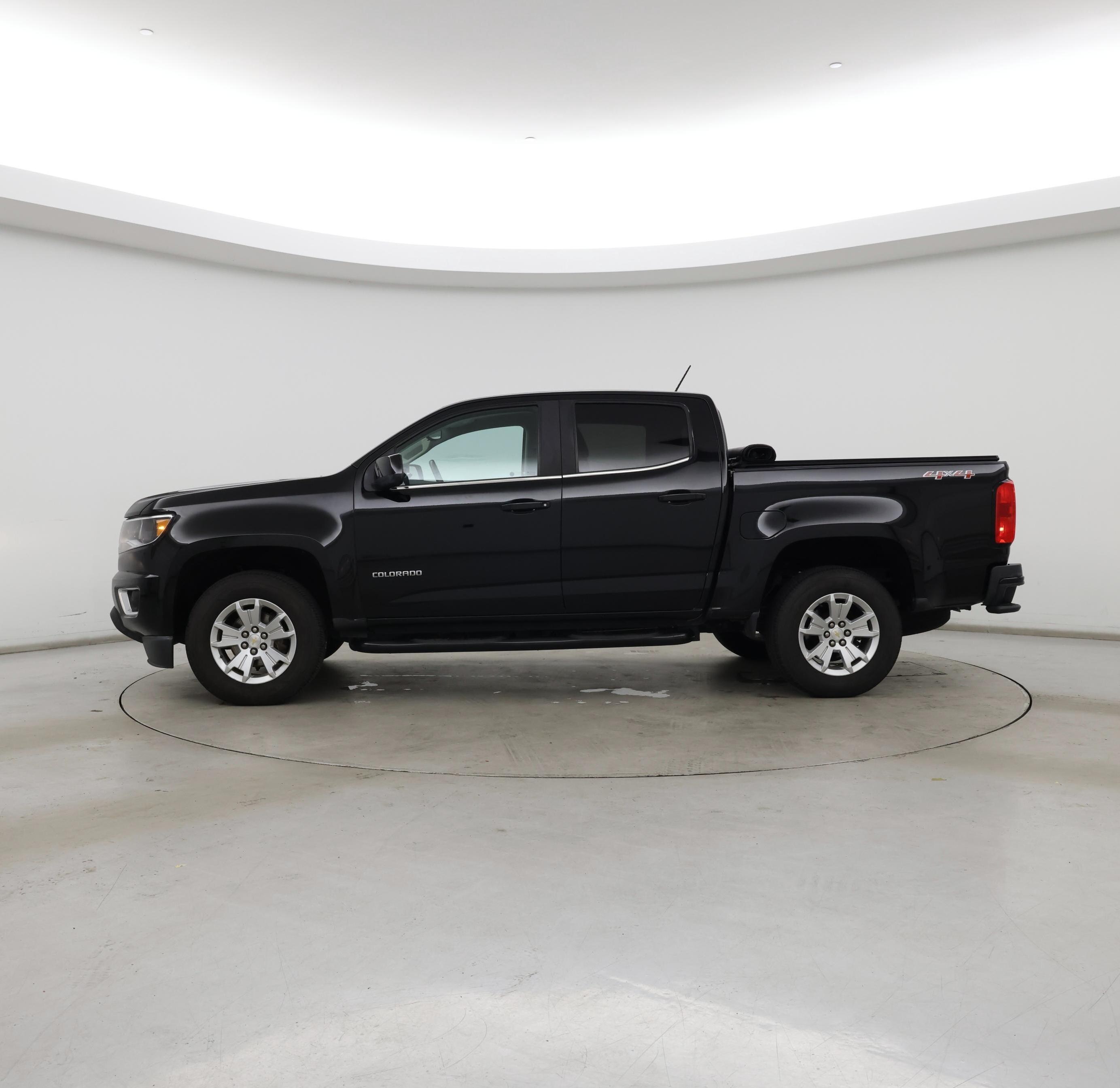 Thumbnail: 2019 Chevrolet Colorado - 3
