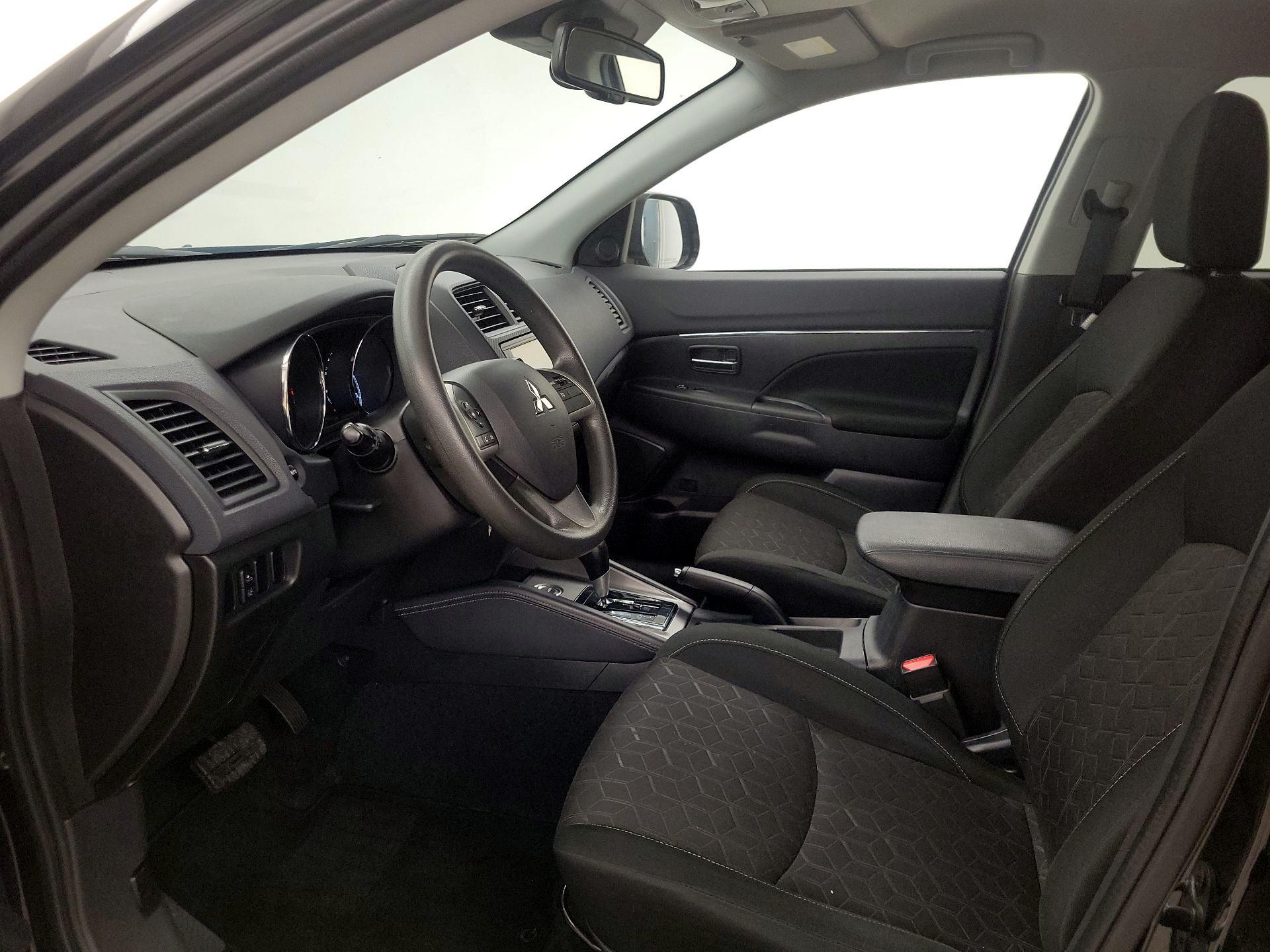 Thumbnail: 2023 Mitsubishi Outlander Sport - 11