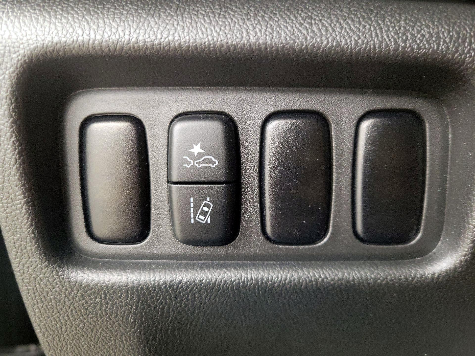 Thumbnail: 2023 Mitsubishi Outlander Sport - 13