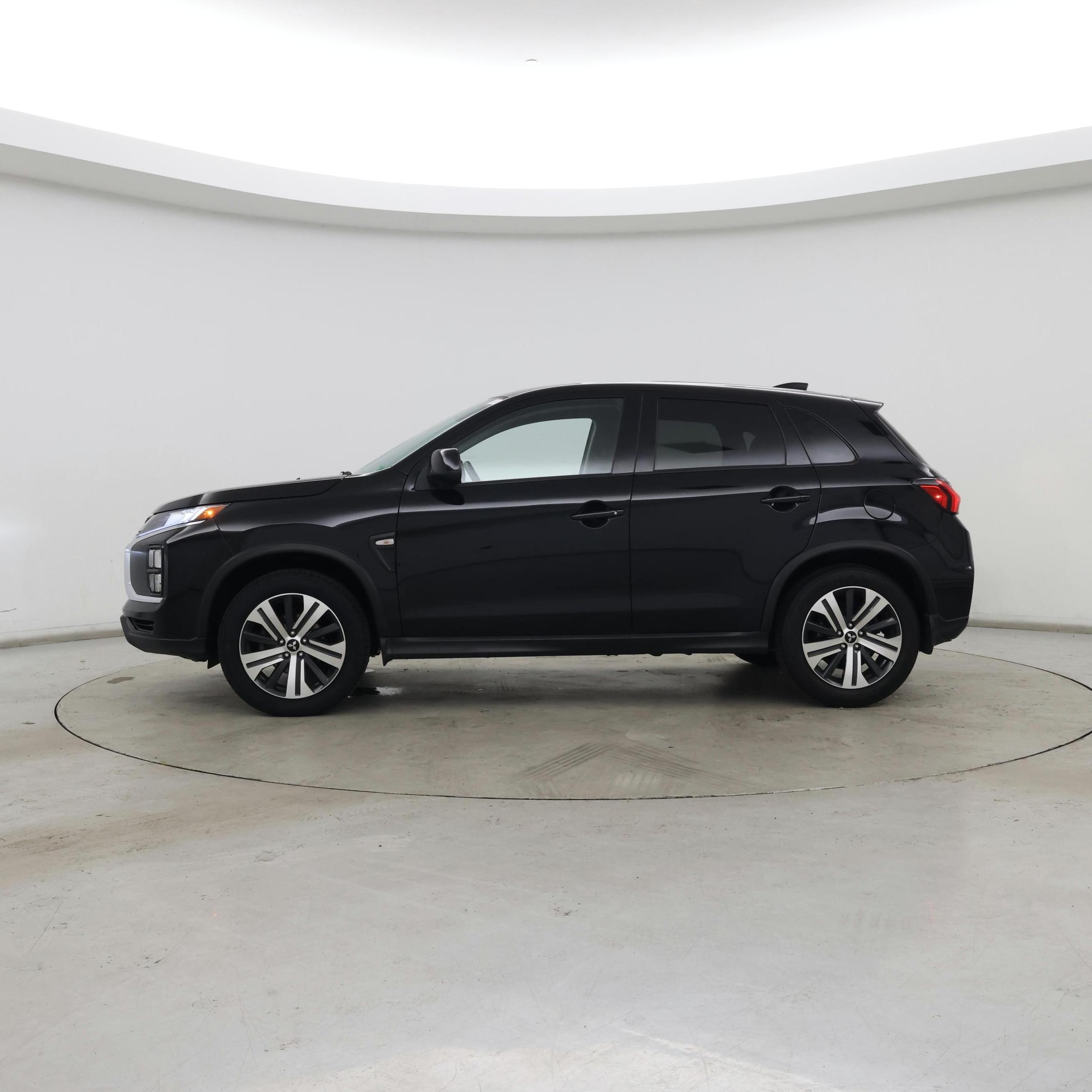 Thumbnail: 2023 Mitsubishi Outlander Sport - 3