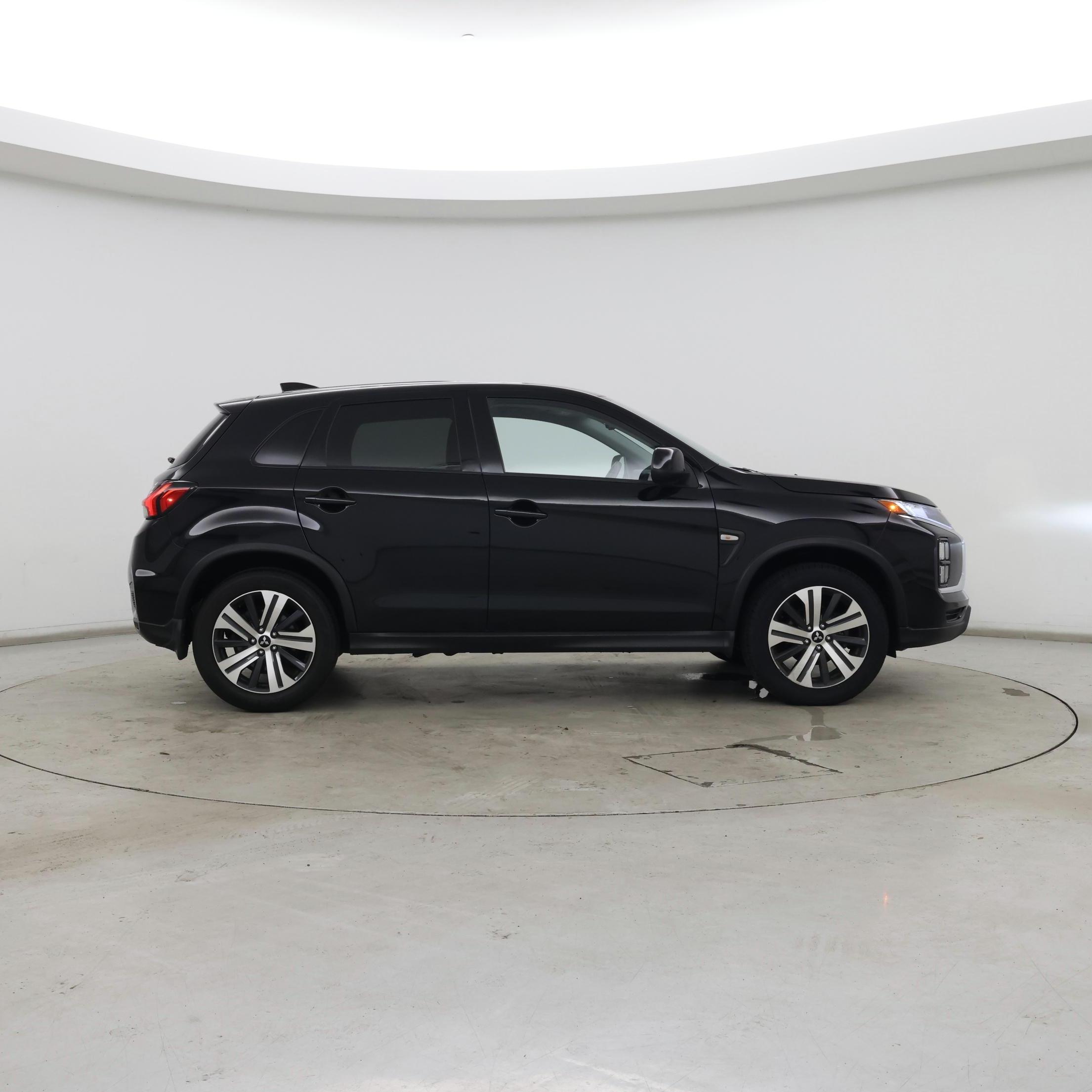 Thumbnail: 2023 Mitsubishi Outlander Sport - 7