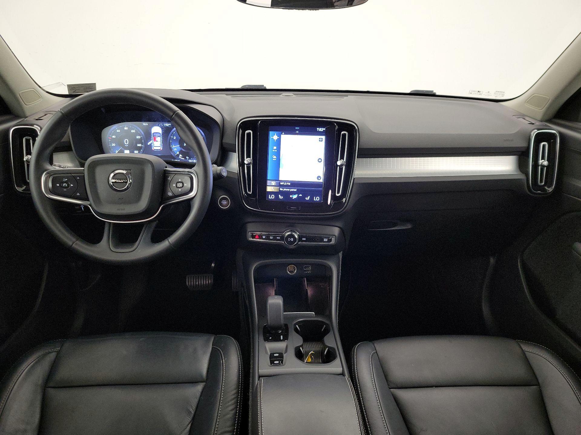 Thumbnail: 2022 Volvo XC40 - 9