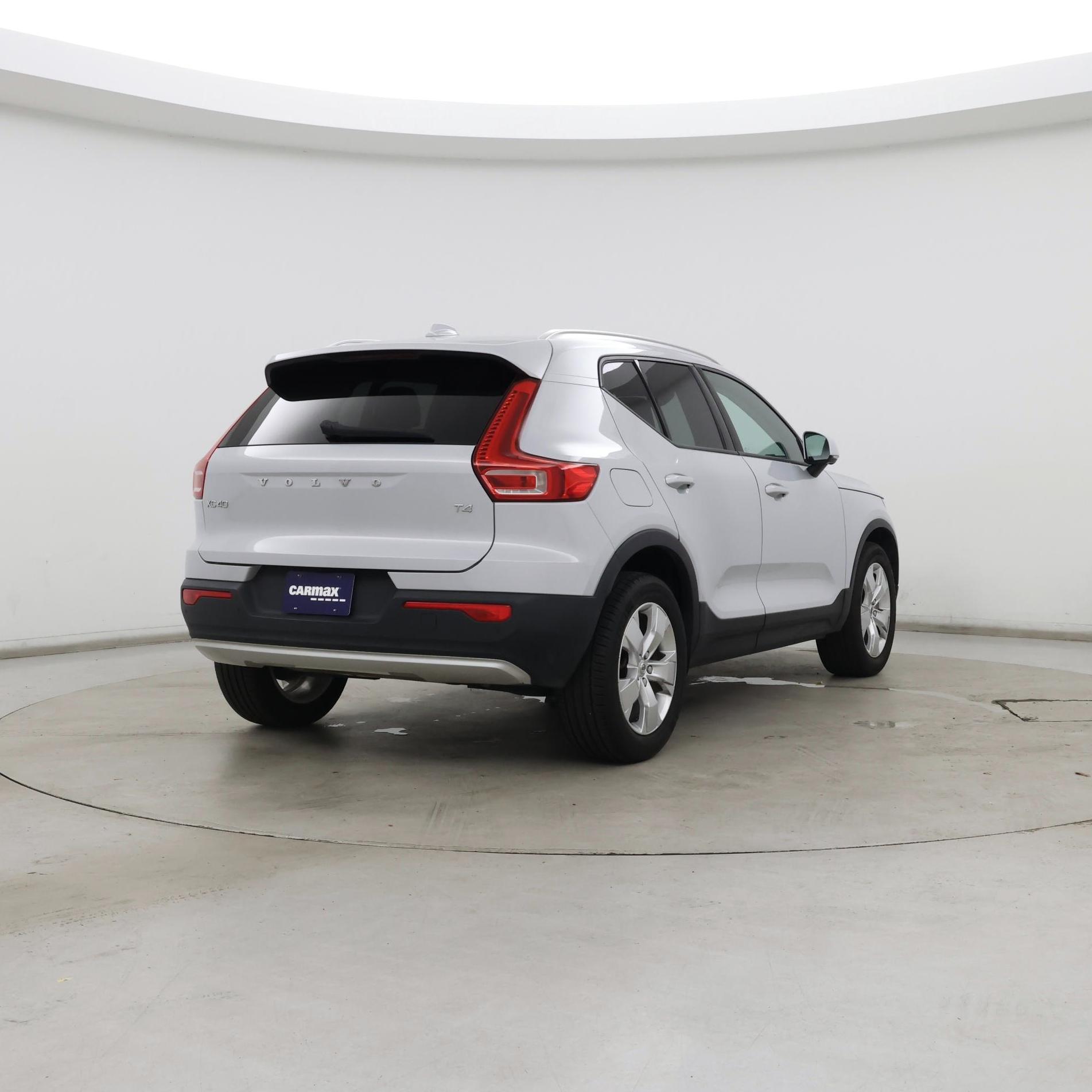 Thumbnail: 2022 Volvo XC40 - 8