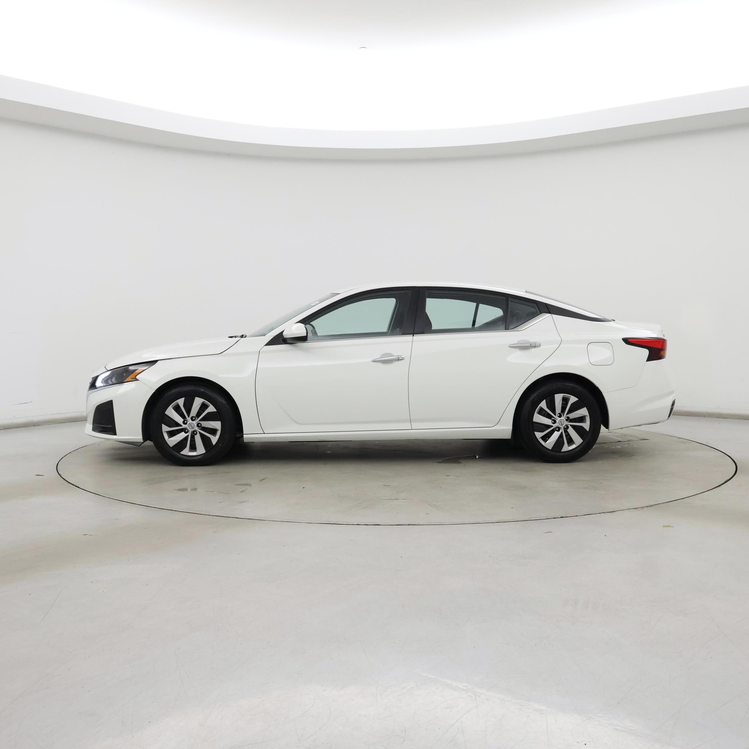 Thumbnail: 2023 Nissan Altima - 3