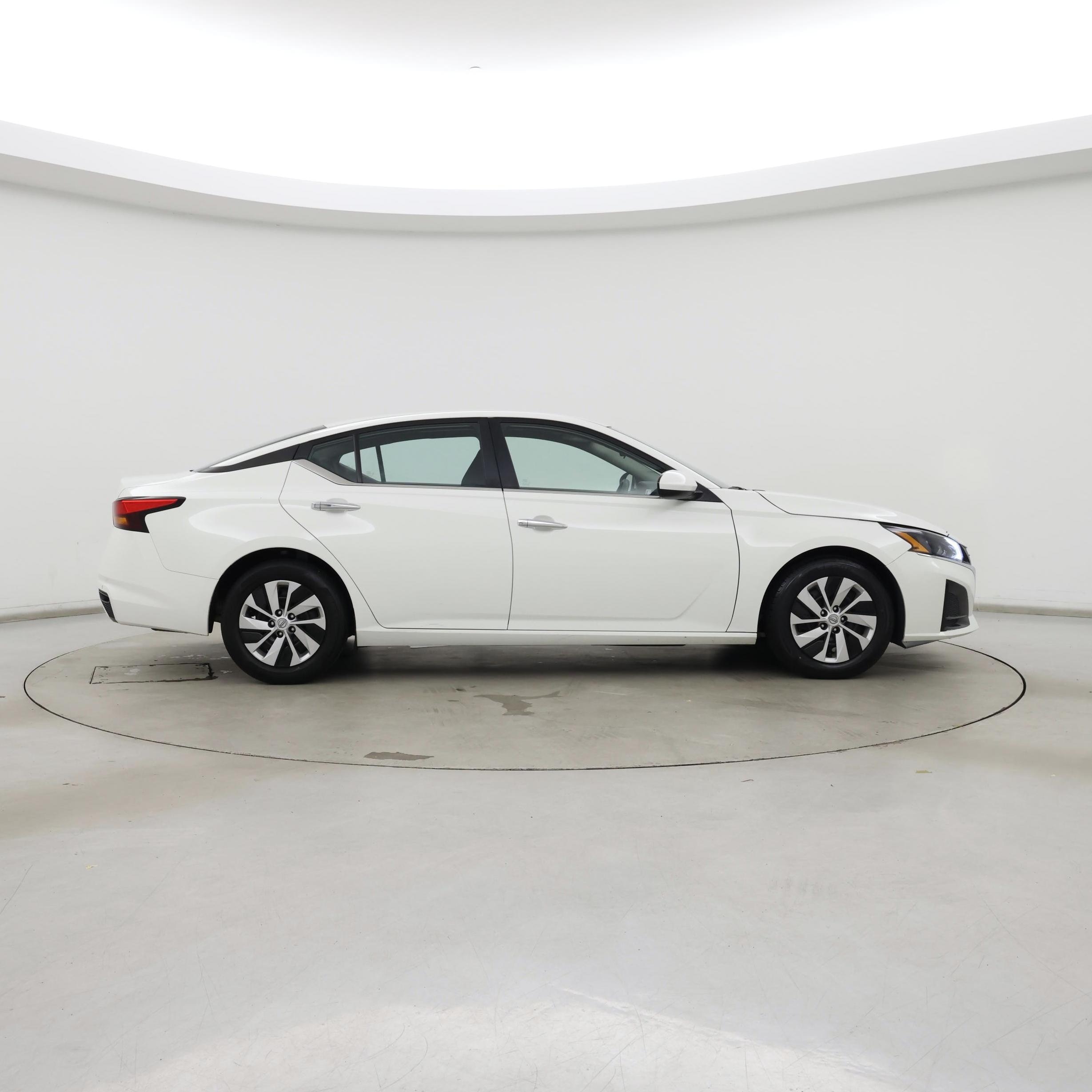 Thumbnail: 2023 Nissan Altima - 7
