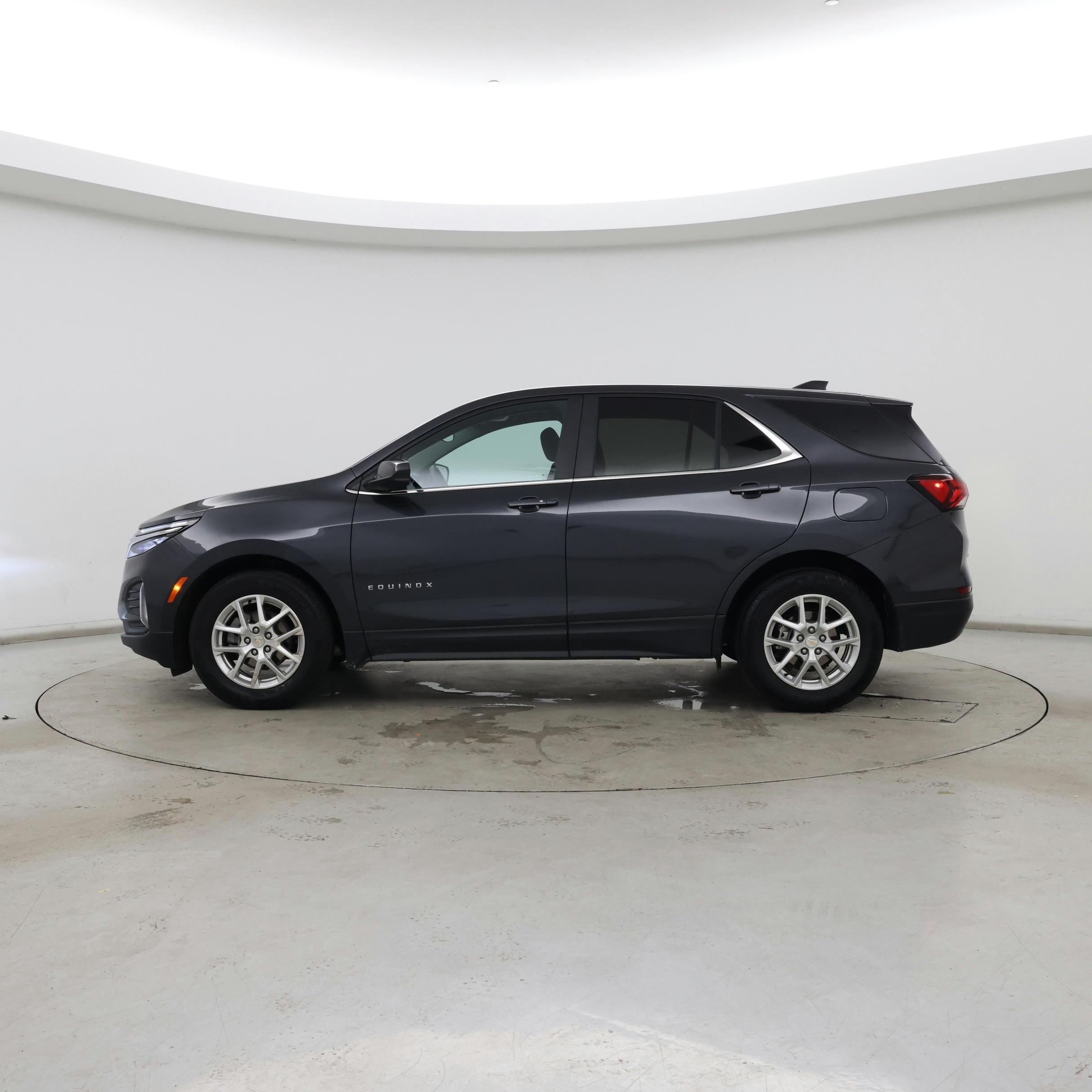 Thumbnail: 2023 Chevrolet Equinox - 3