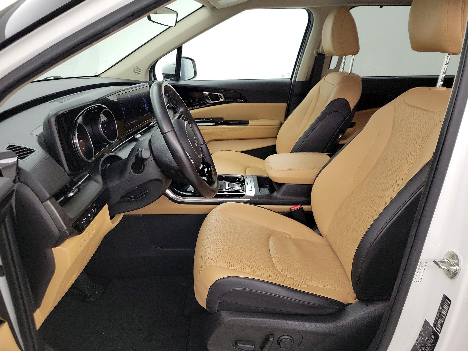 Thumbnail: 2023 Kia Carnival - 11