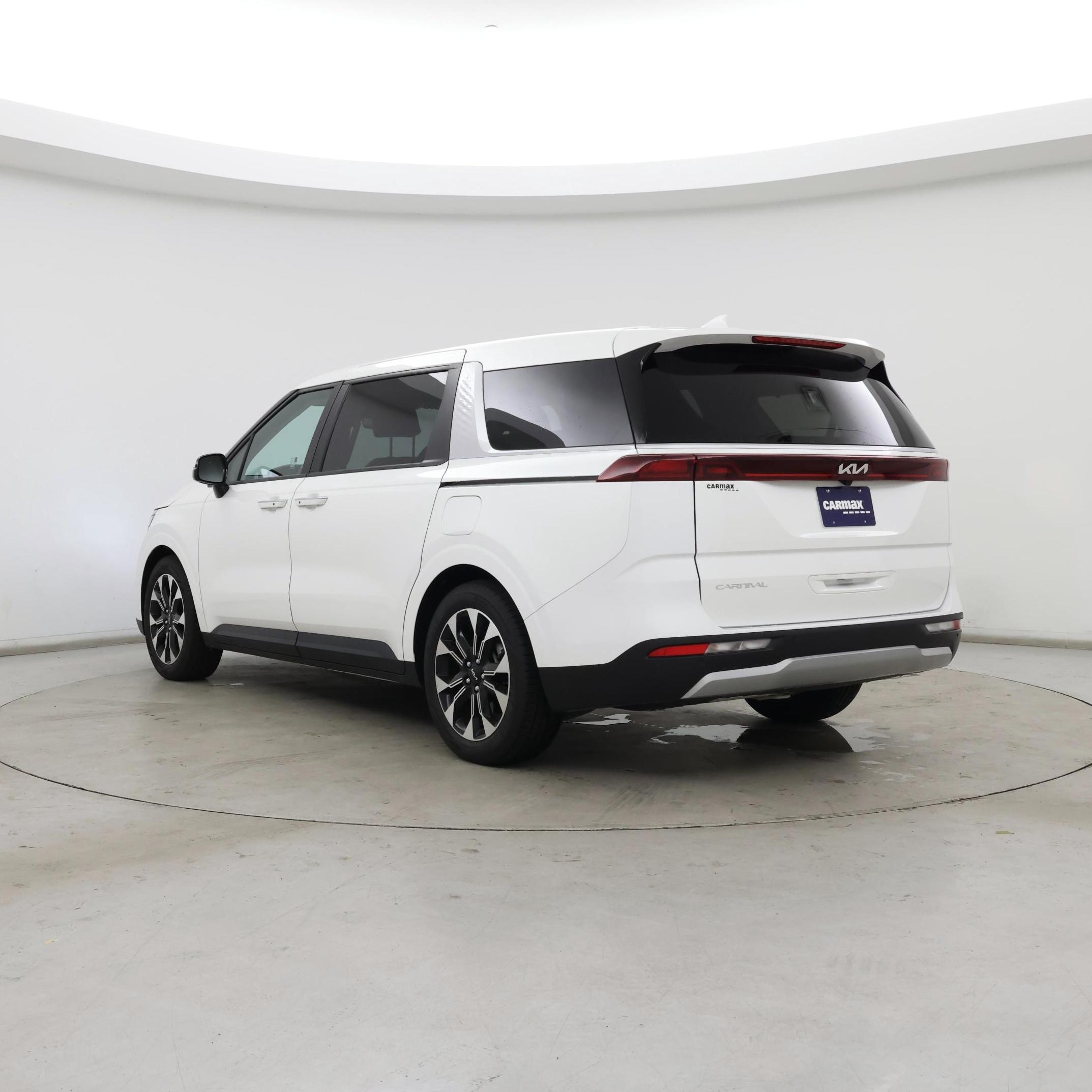 Thumbnail: 2023 Kia Carnival - 2