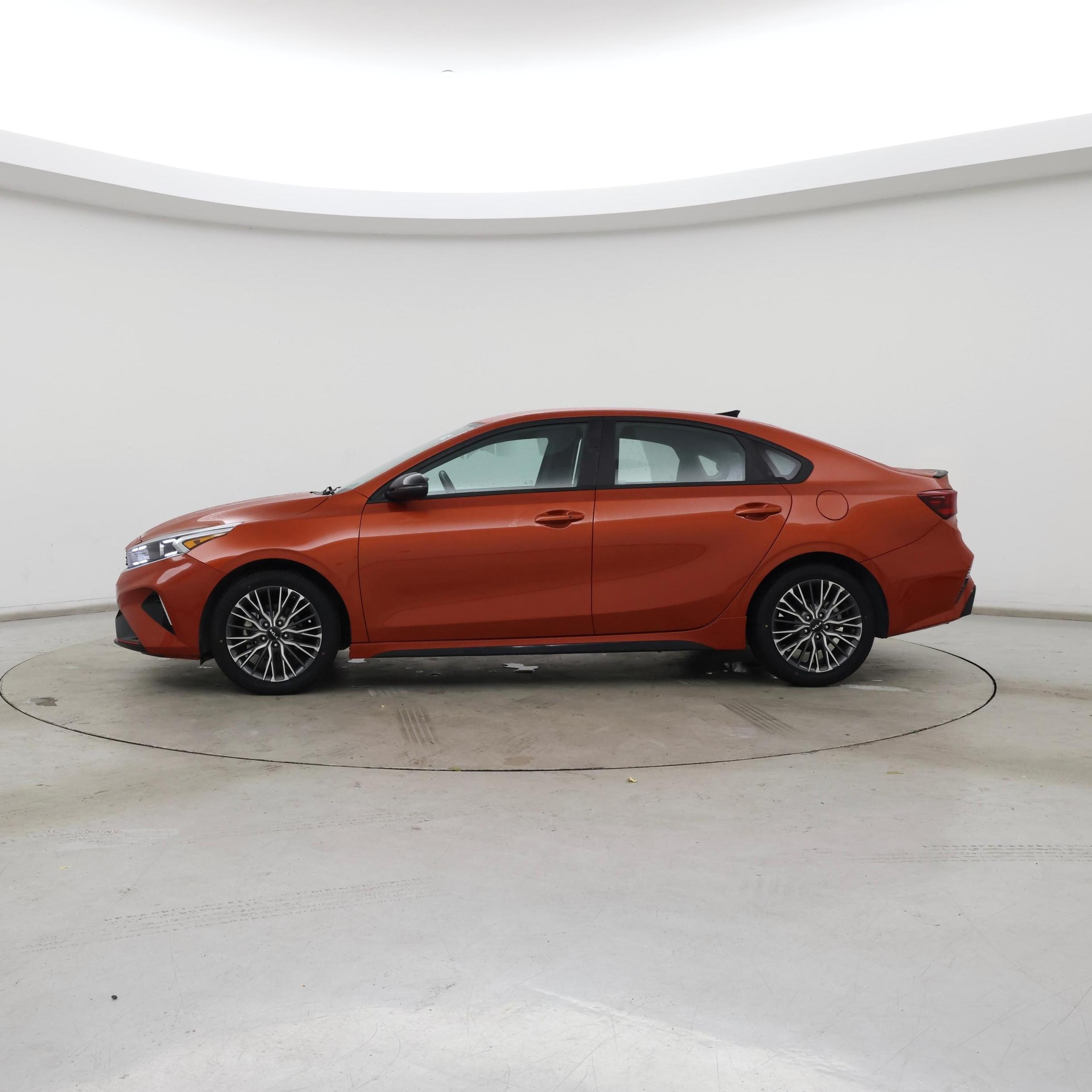 Thumbnail: 2023 Kia Forte - 3