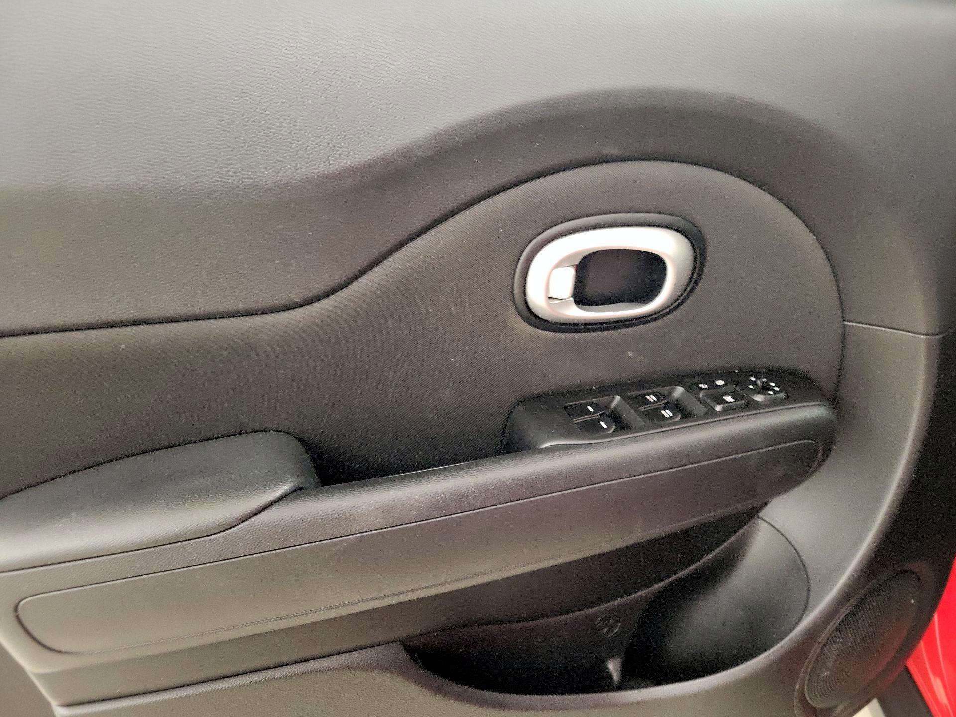 Thumbnail: 2016 Kia Soul - 12