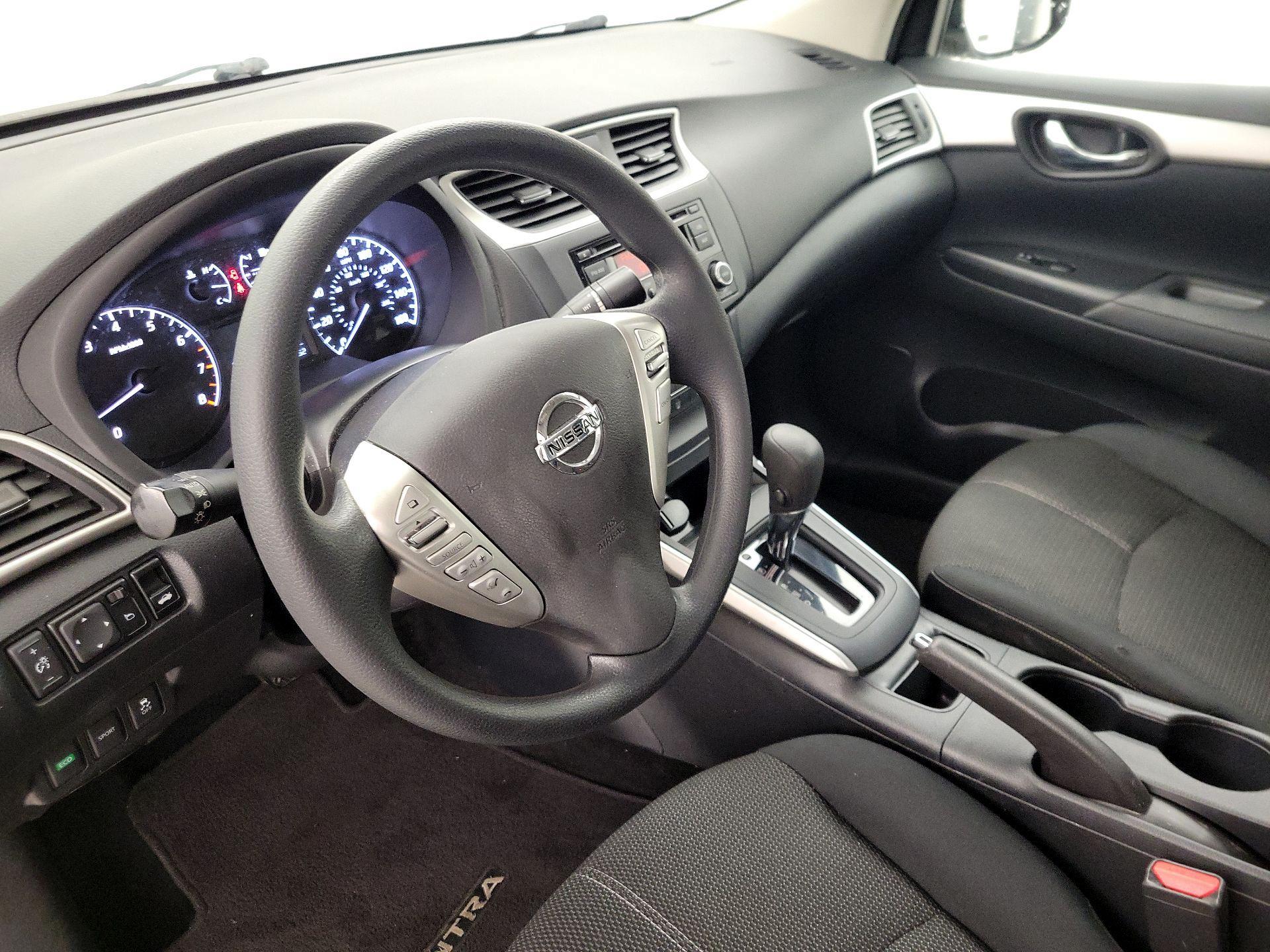 Thumbnail: 2017 Nissan Sentra - 9