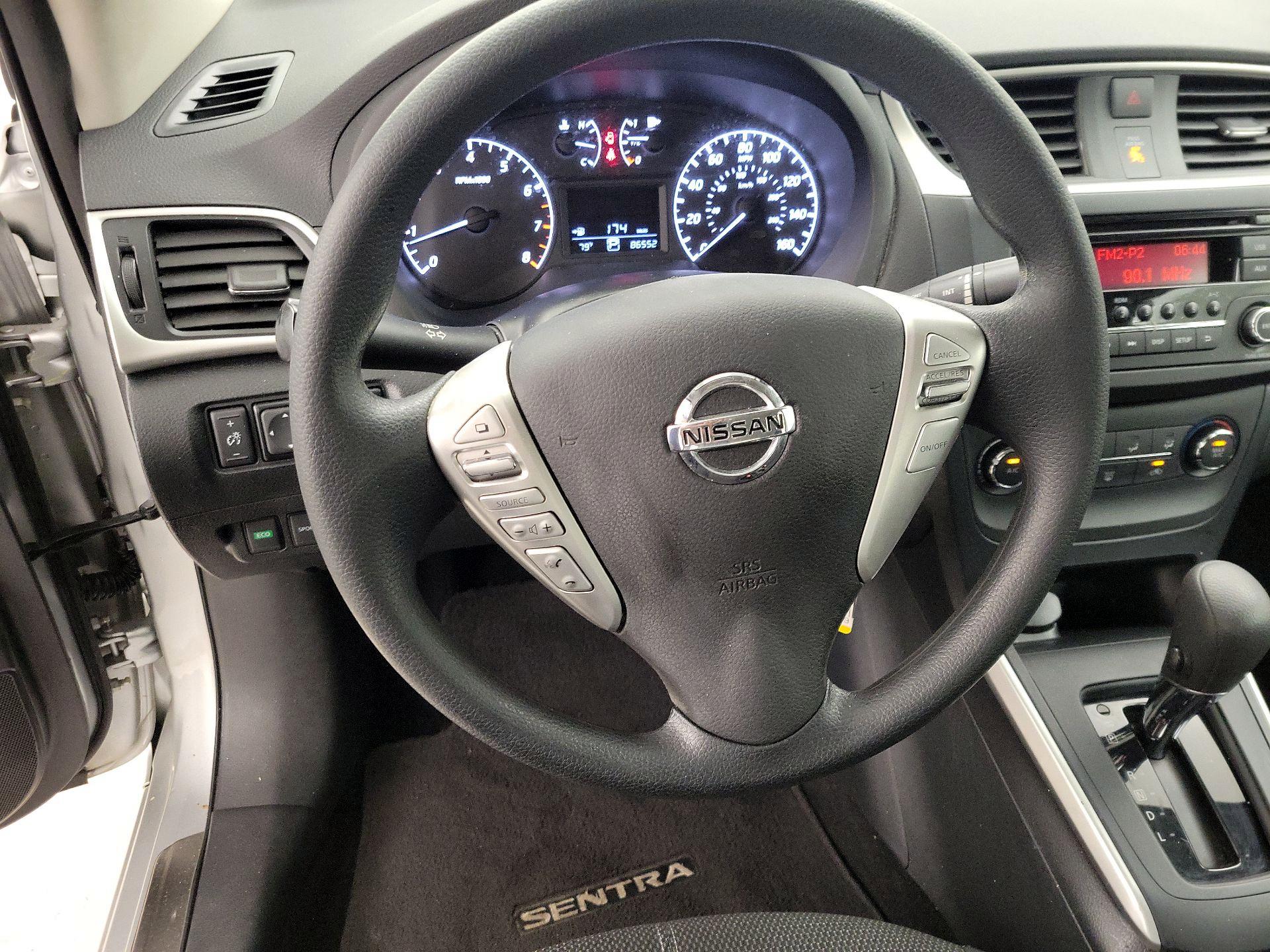 Thumbnail: 2017 Nissan Sentra - 10
