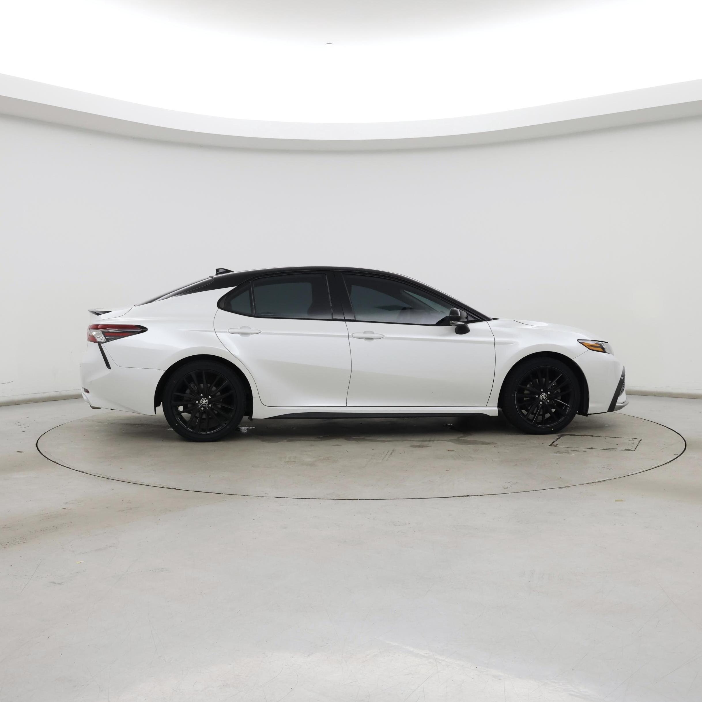 Thumbnail: 2021 Toyota Camry - 7