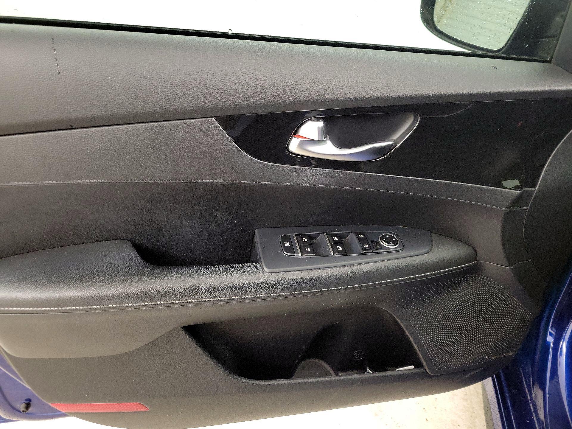 Thumbnail: 2020 Kia Forte - 12