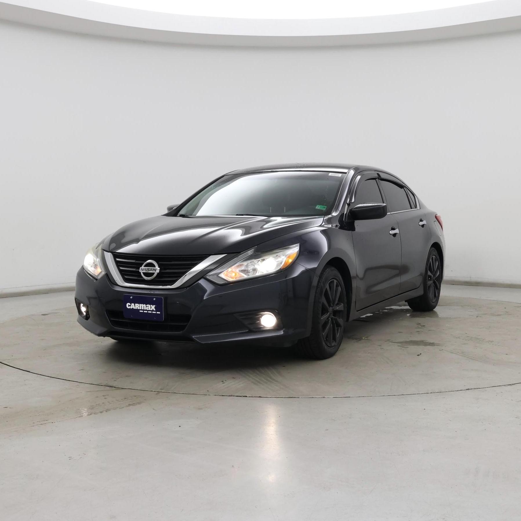 Thumbnail: 2017 Nissan Altima - 4