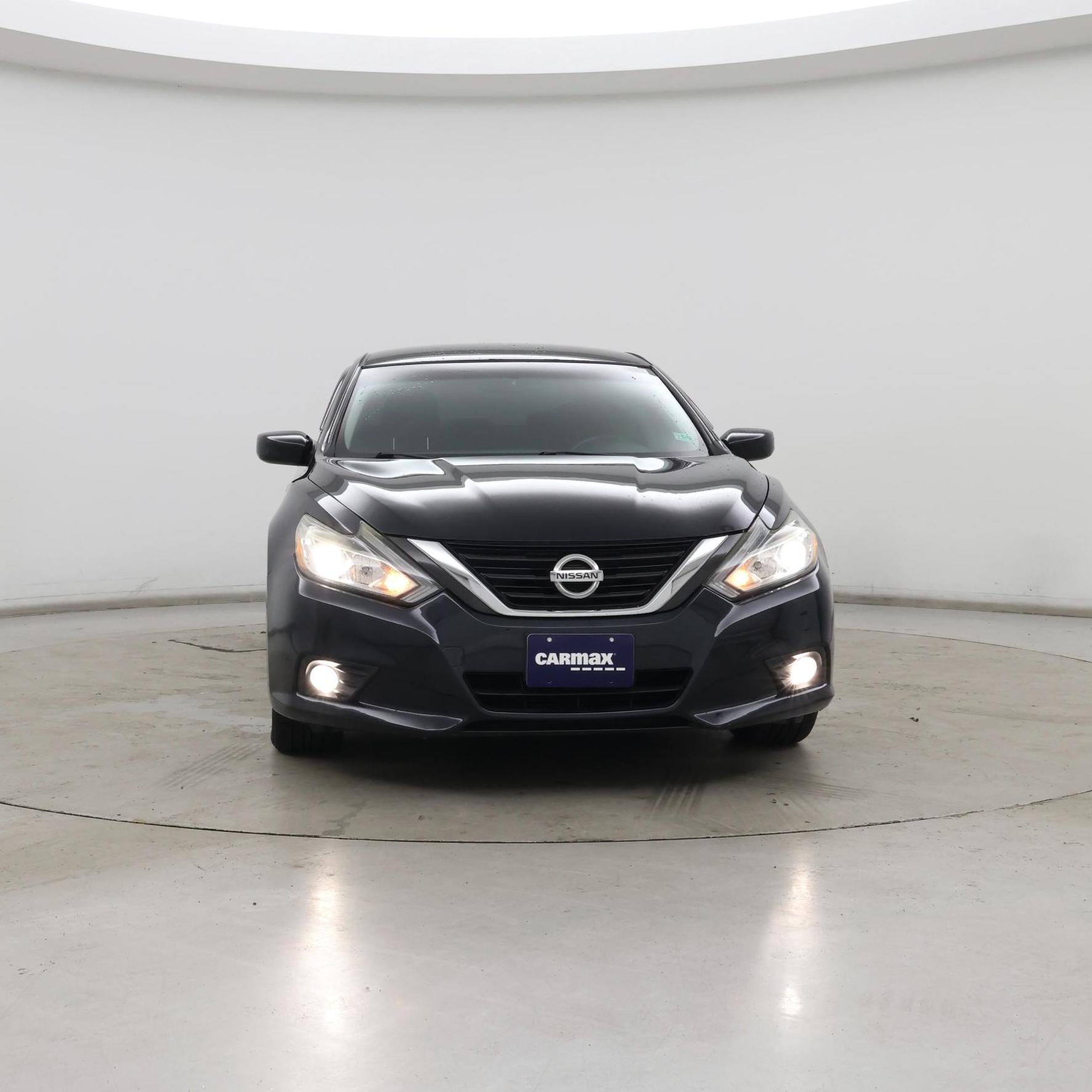Thumbnail: 2017 Nissan Altima - 5