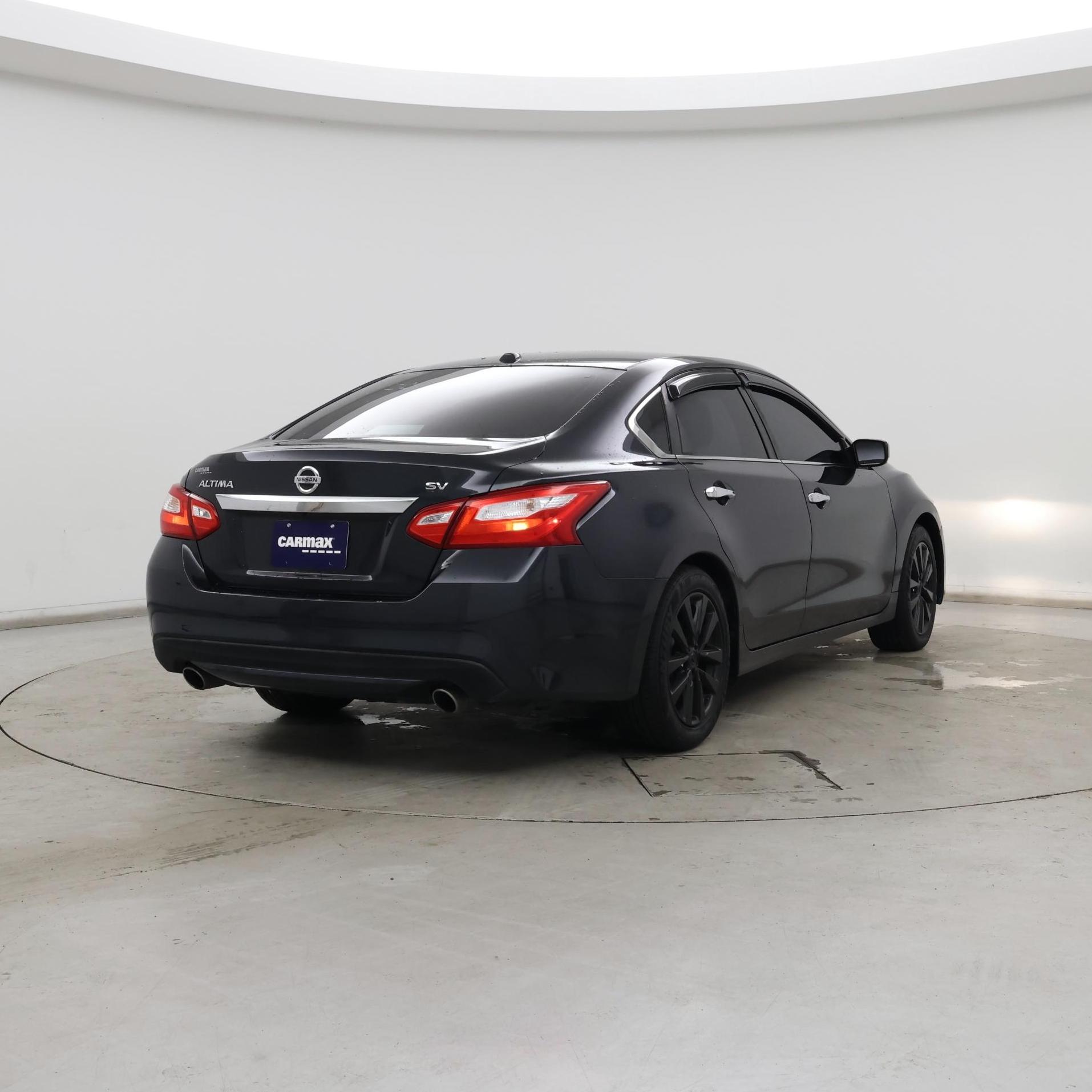 Thumbnail: 2017 Nissan Altima - 8
