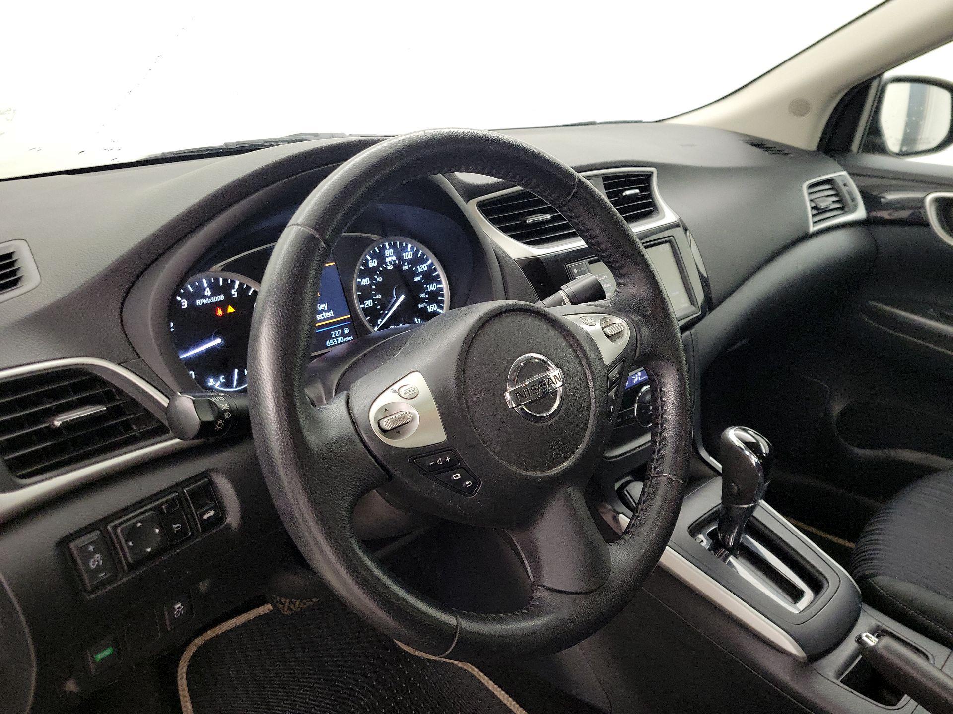 Thumbnail: 2019 Nissan Sentra - 9