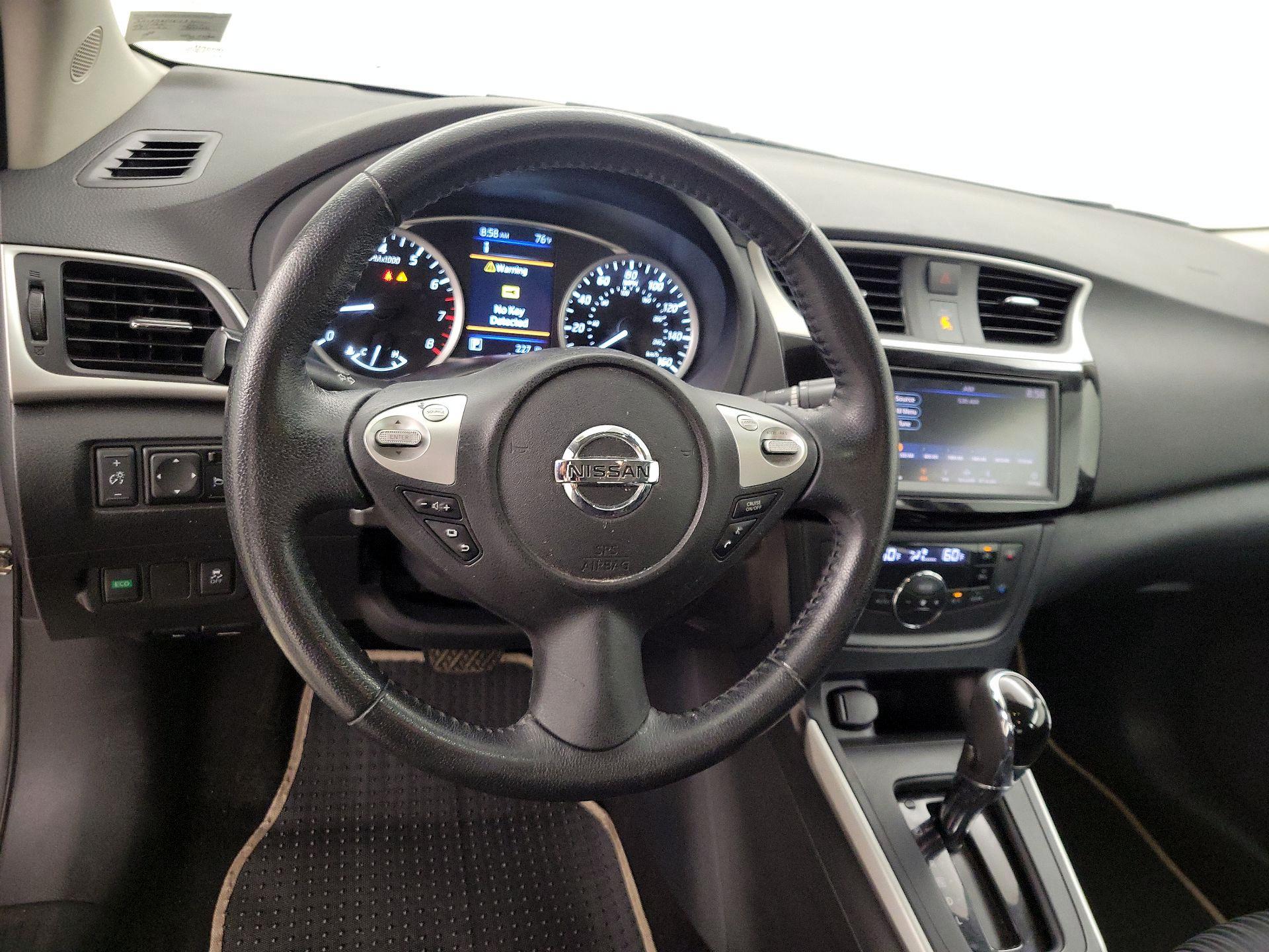 Thumbnail: 2019 Nissan Sentra - 10