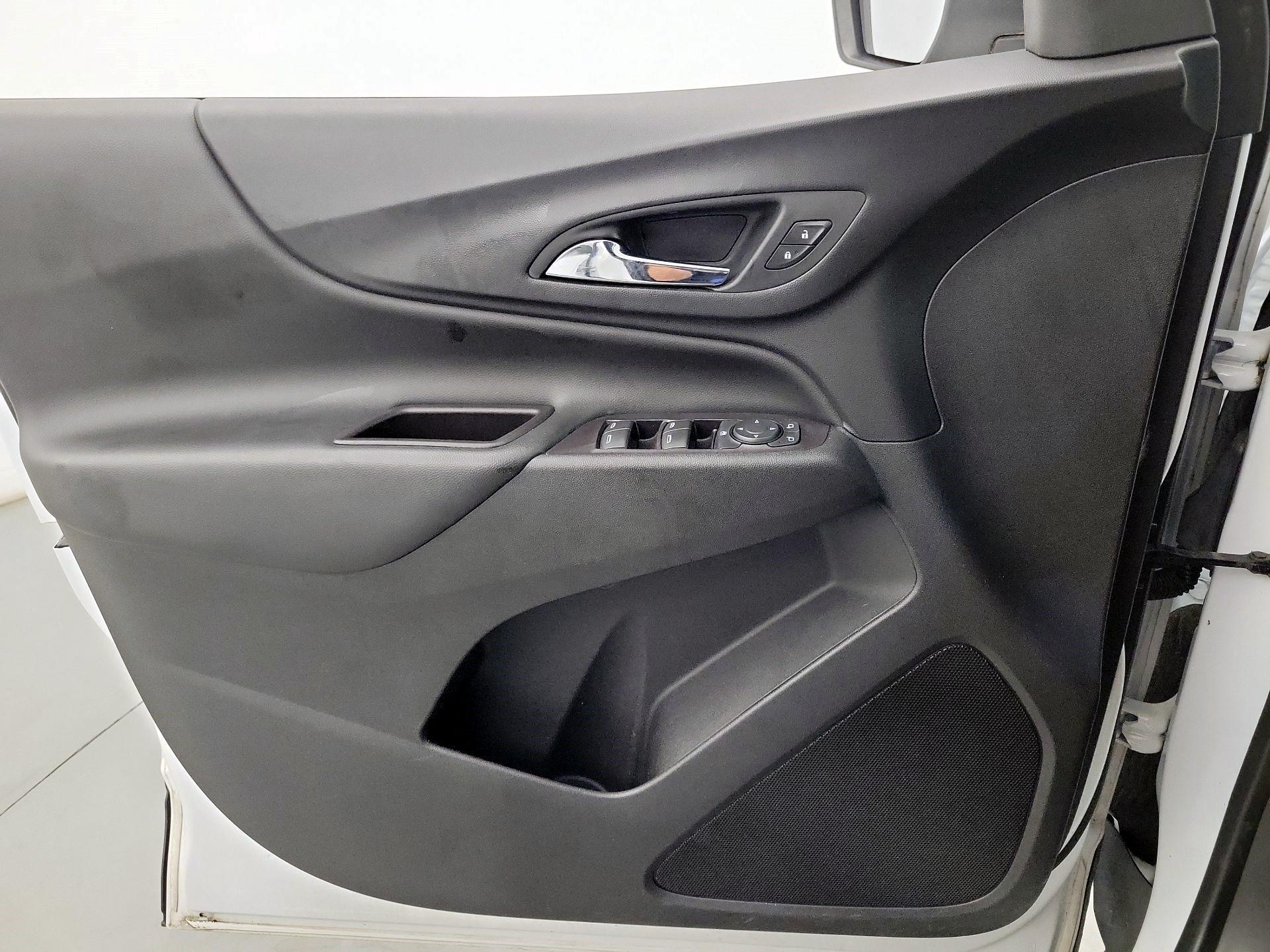 Thumbnail: 2020 Chevrolet Equinox - 10