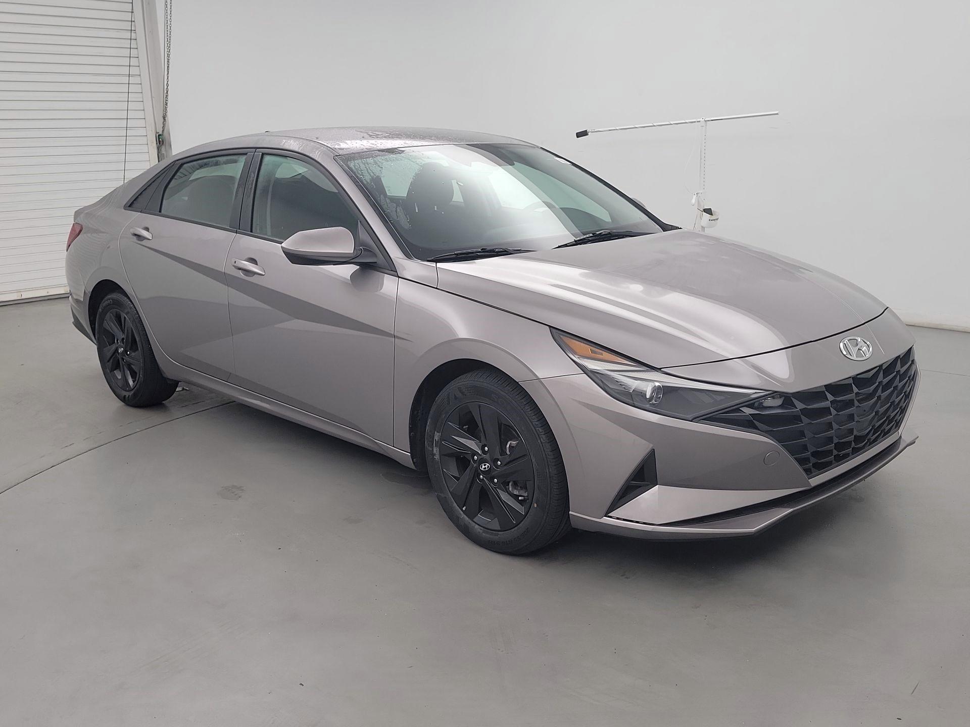 Thumbnail: 2022 Hyundai Elantra - 1