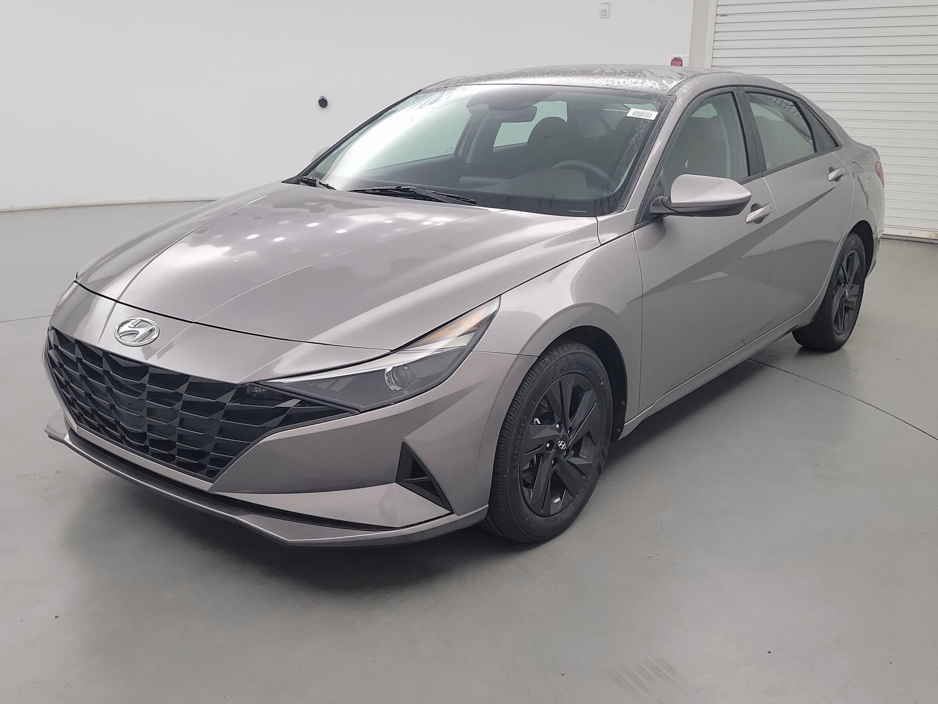 Thumbnail: 2022 Hyundai Elantra - 3