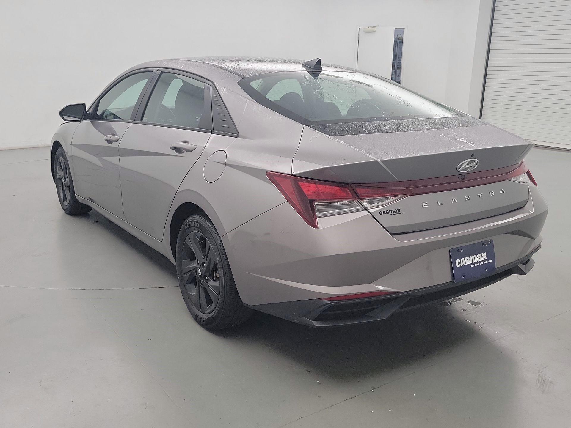 Thumbnail: 2022 Hyundai Elantra - 7