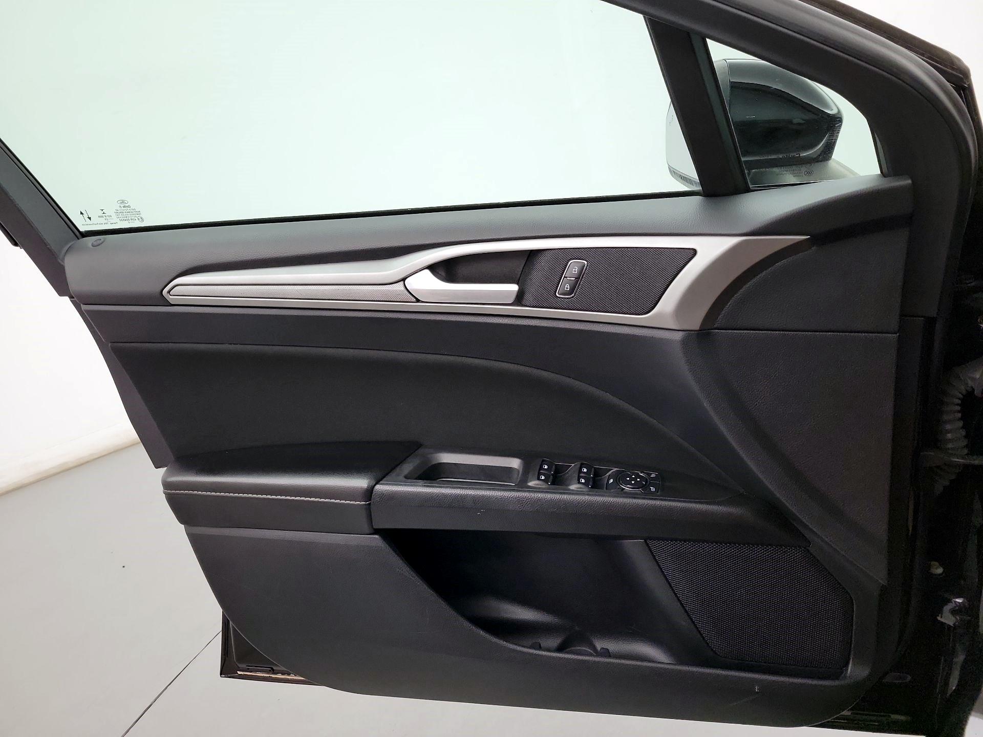 Thumbnail: 2020 Ford Fusion - 10