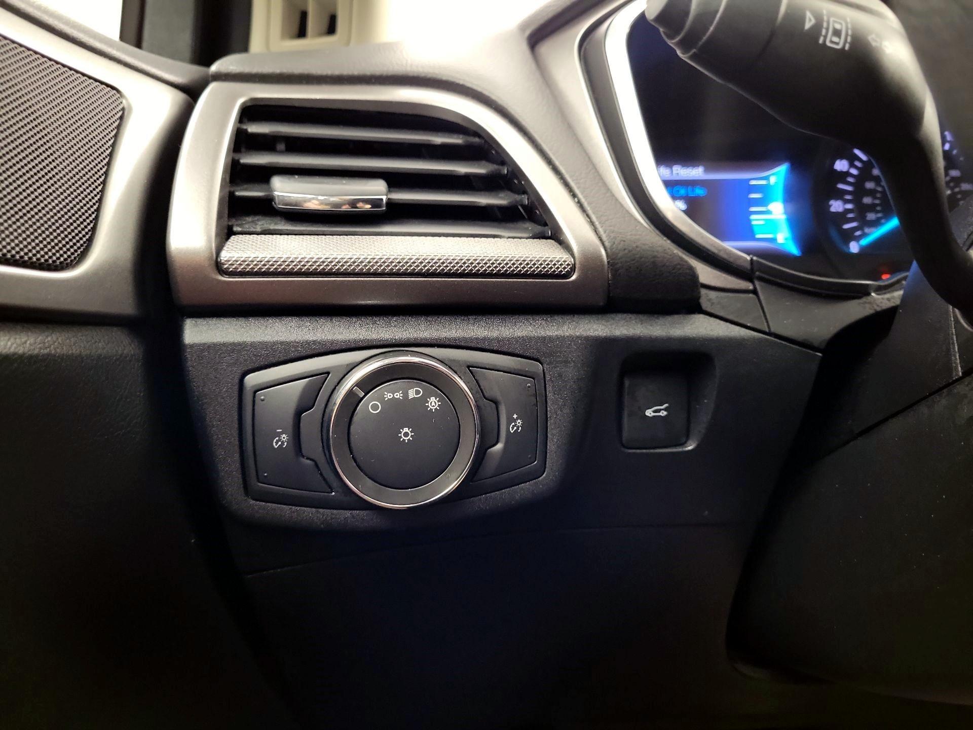 Thumbnail: 2020 Ford Fusion - 11