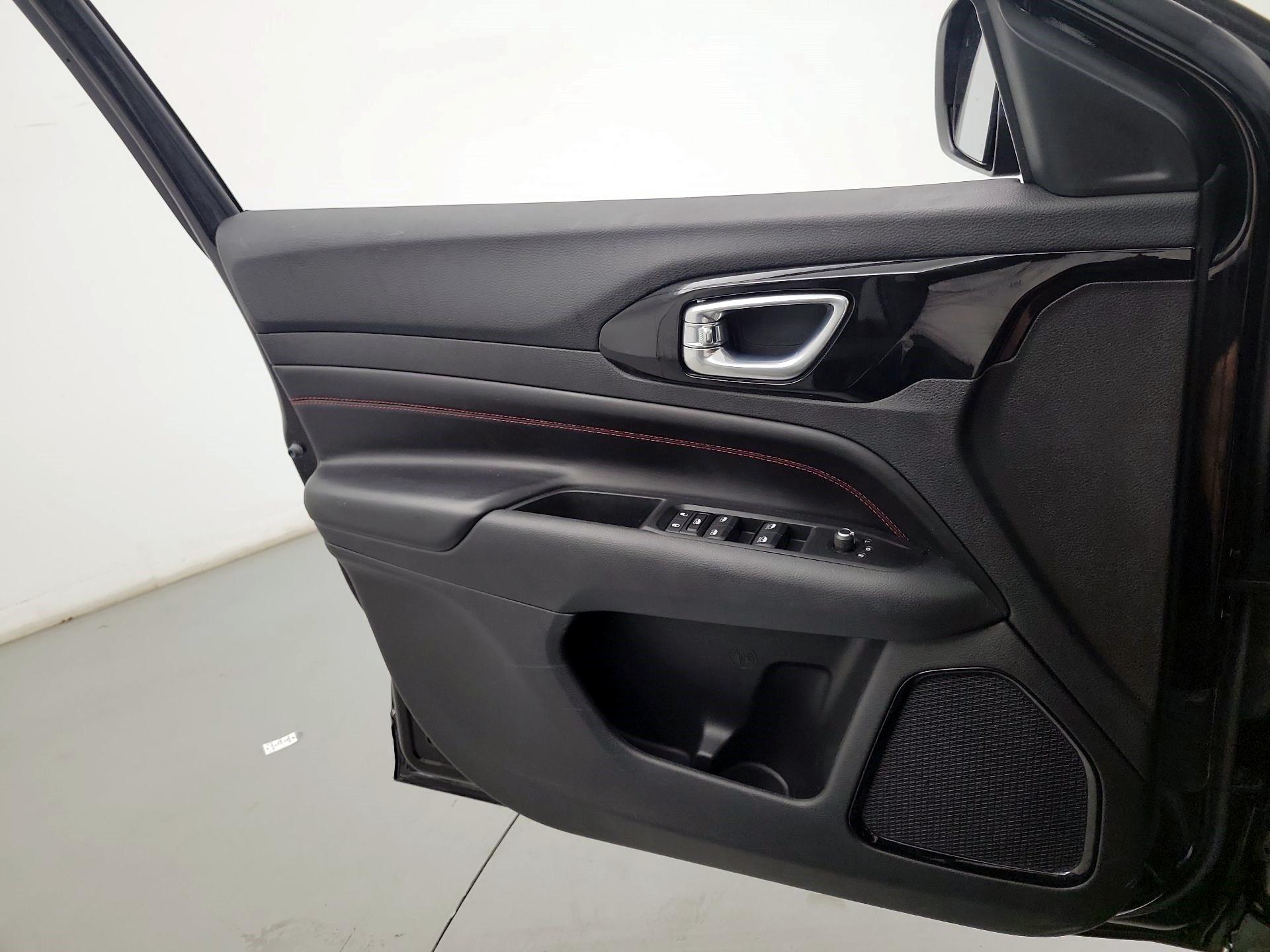 Thumbnail: 2022 Jeep Compass - 10