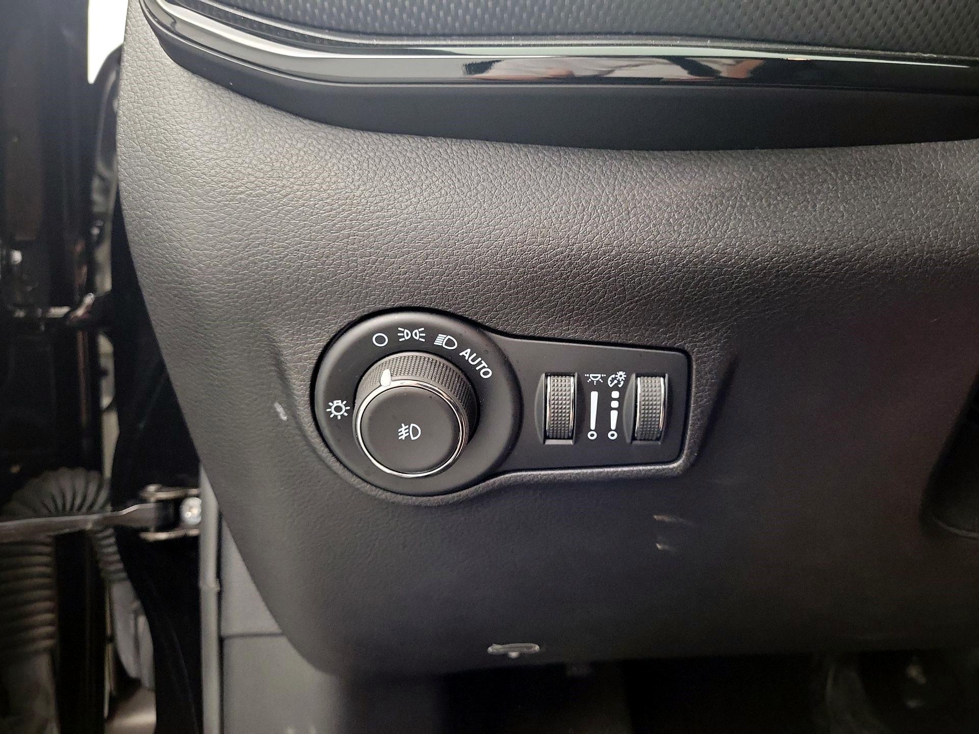 Thumbnail: 2022 Jeep Compass - 11