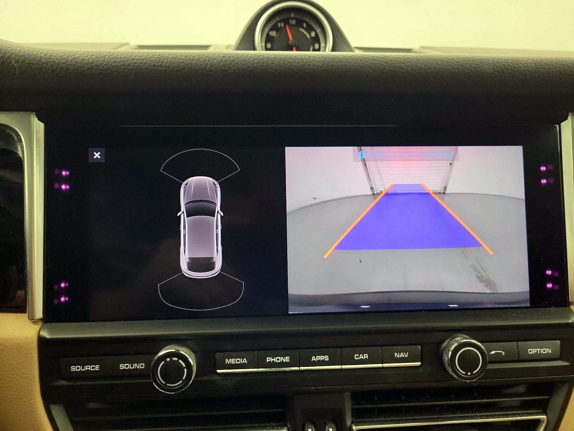 Thumbnail: 2019 Porsche Macan - 13