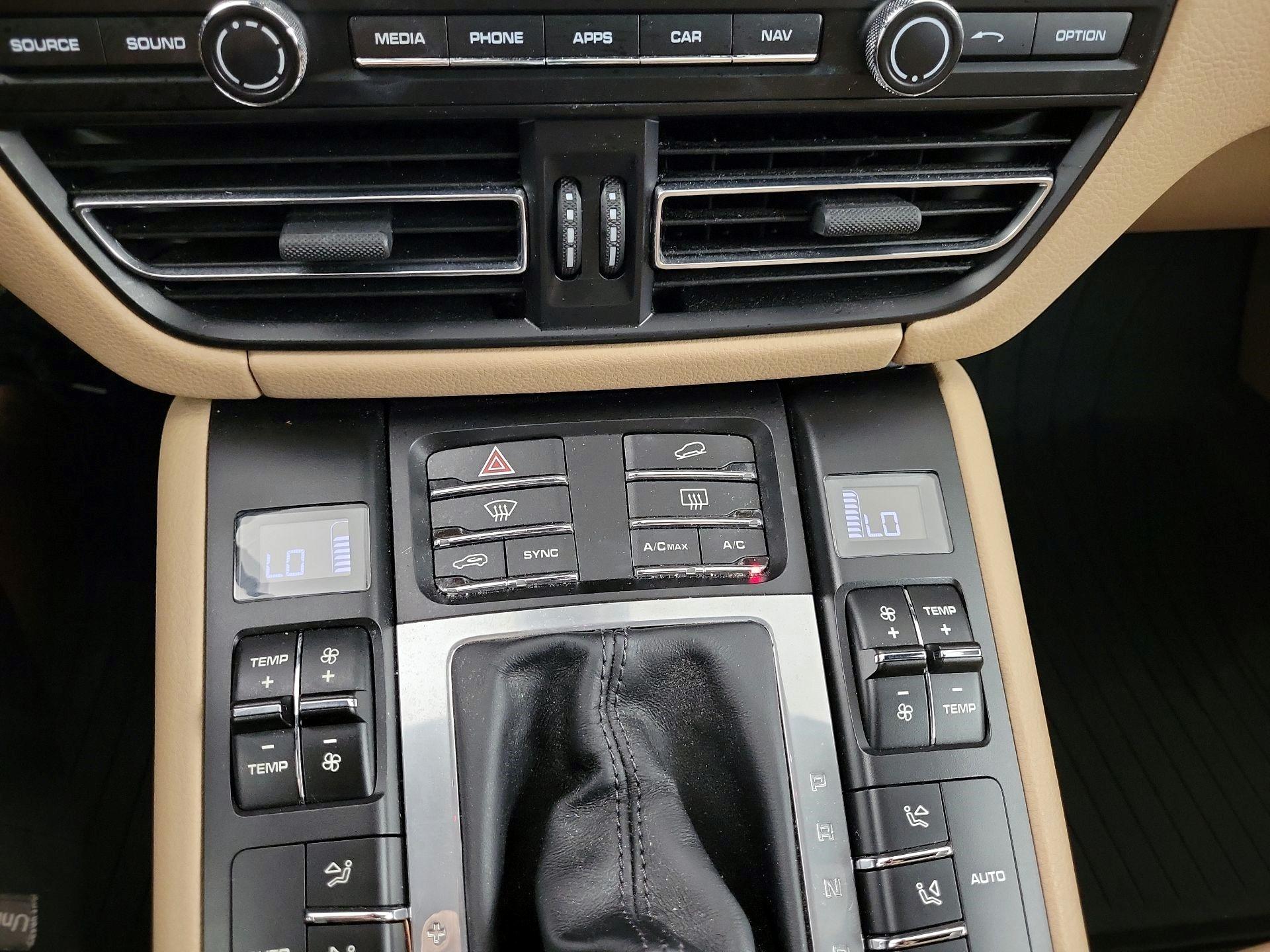 Thumbnail: 2019 Porsche Macan - 15