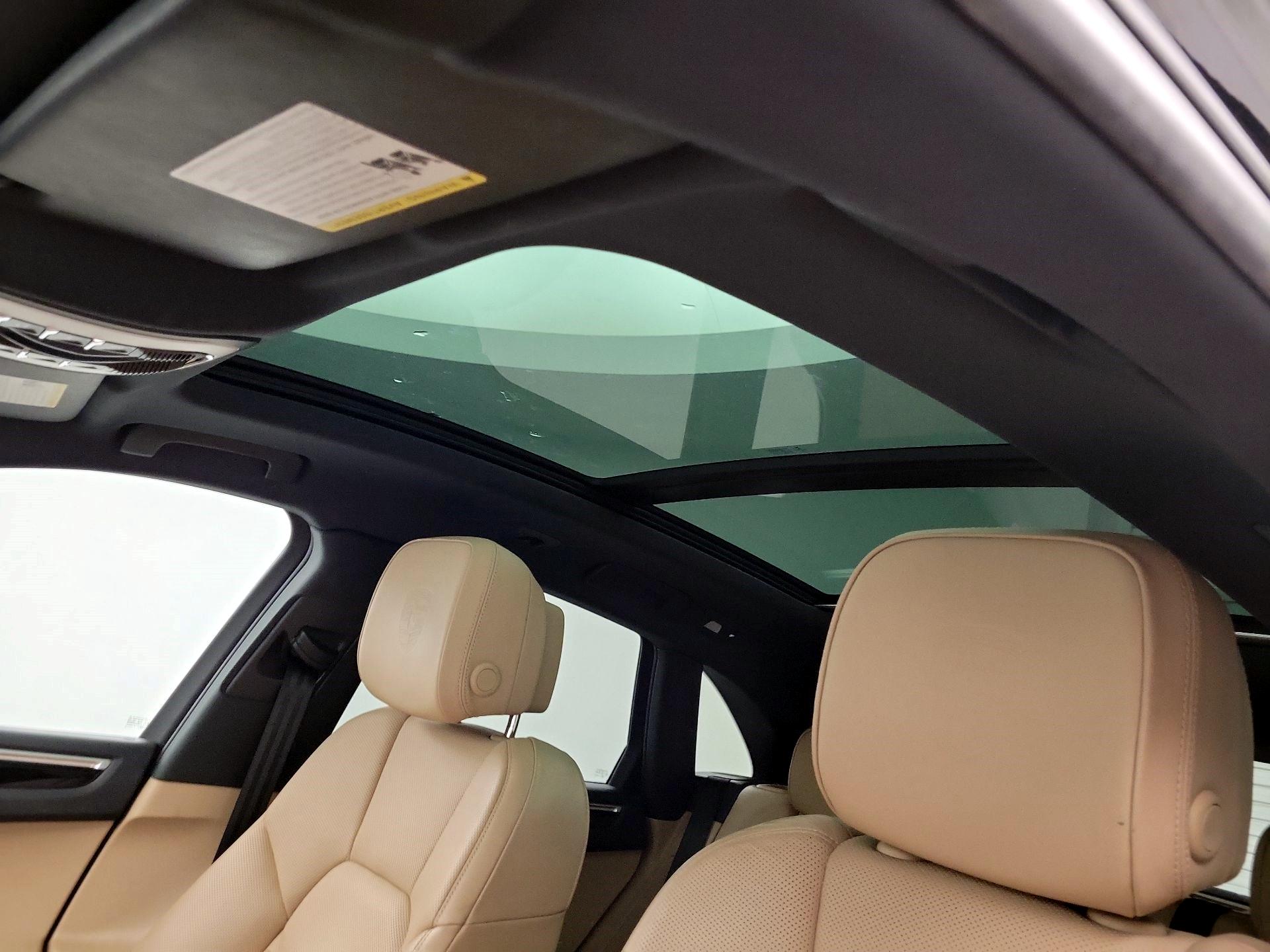 Thumbnail: 2019 Porsche Macan - 18